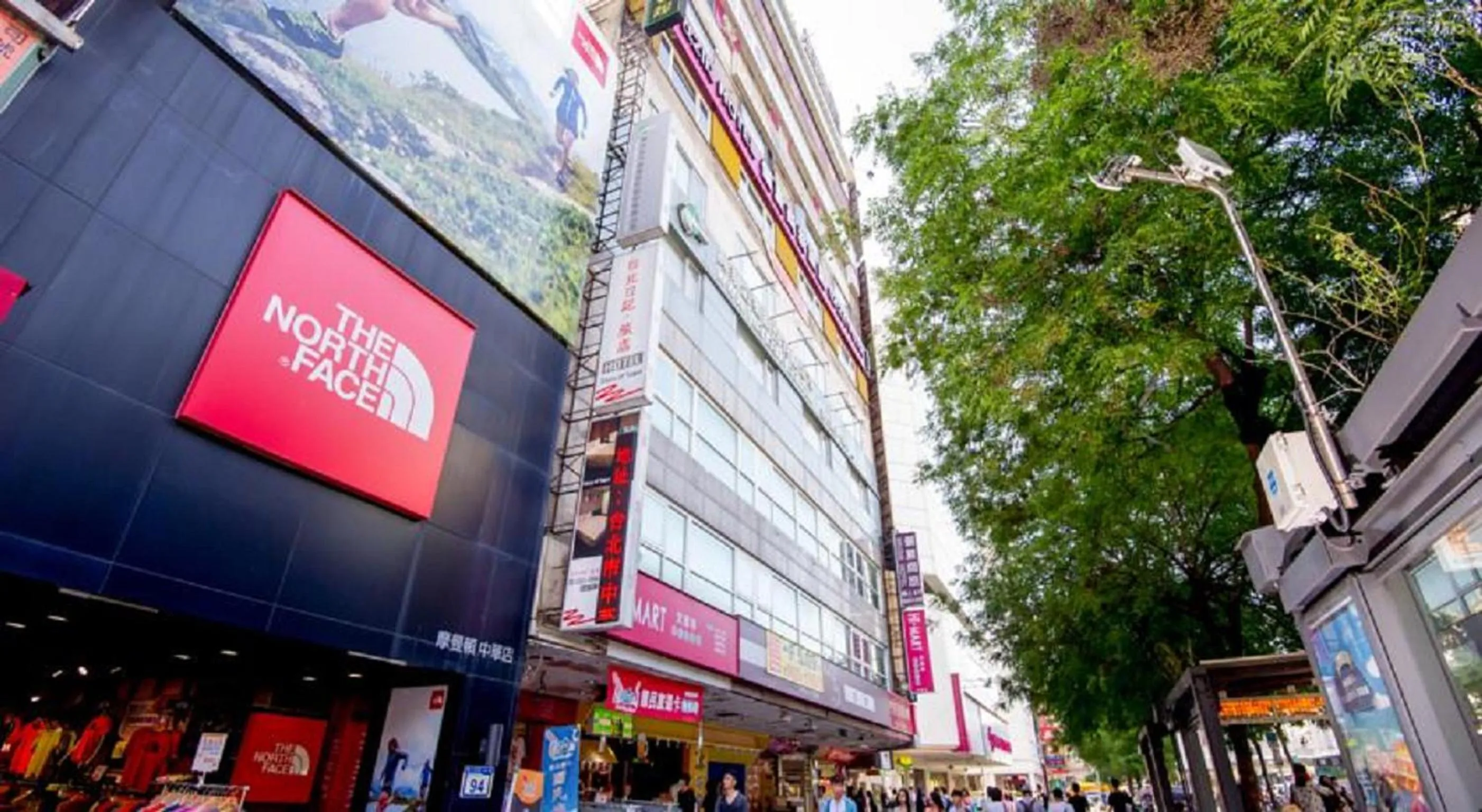 Property building in Hotel 6 - ZhongHua