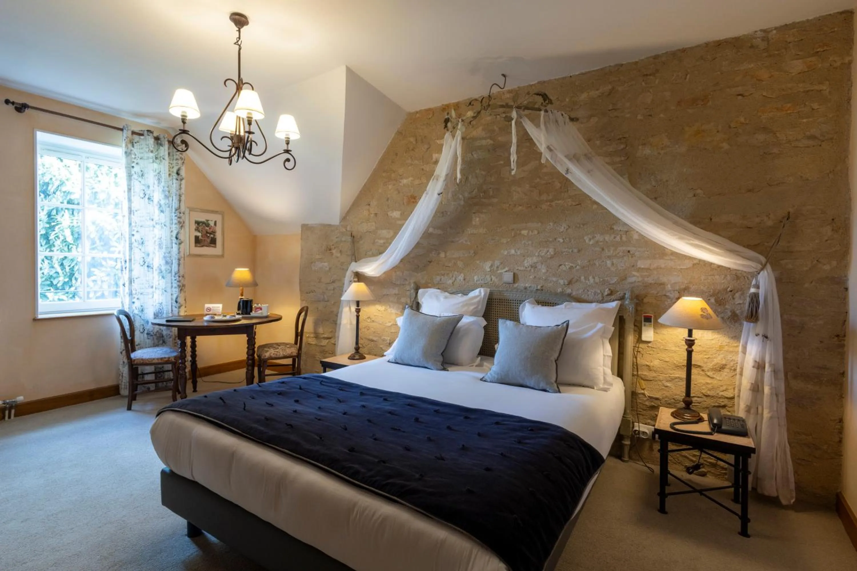 Bed in Hôtel Le Clos