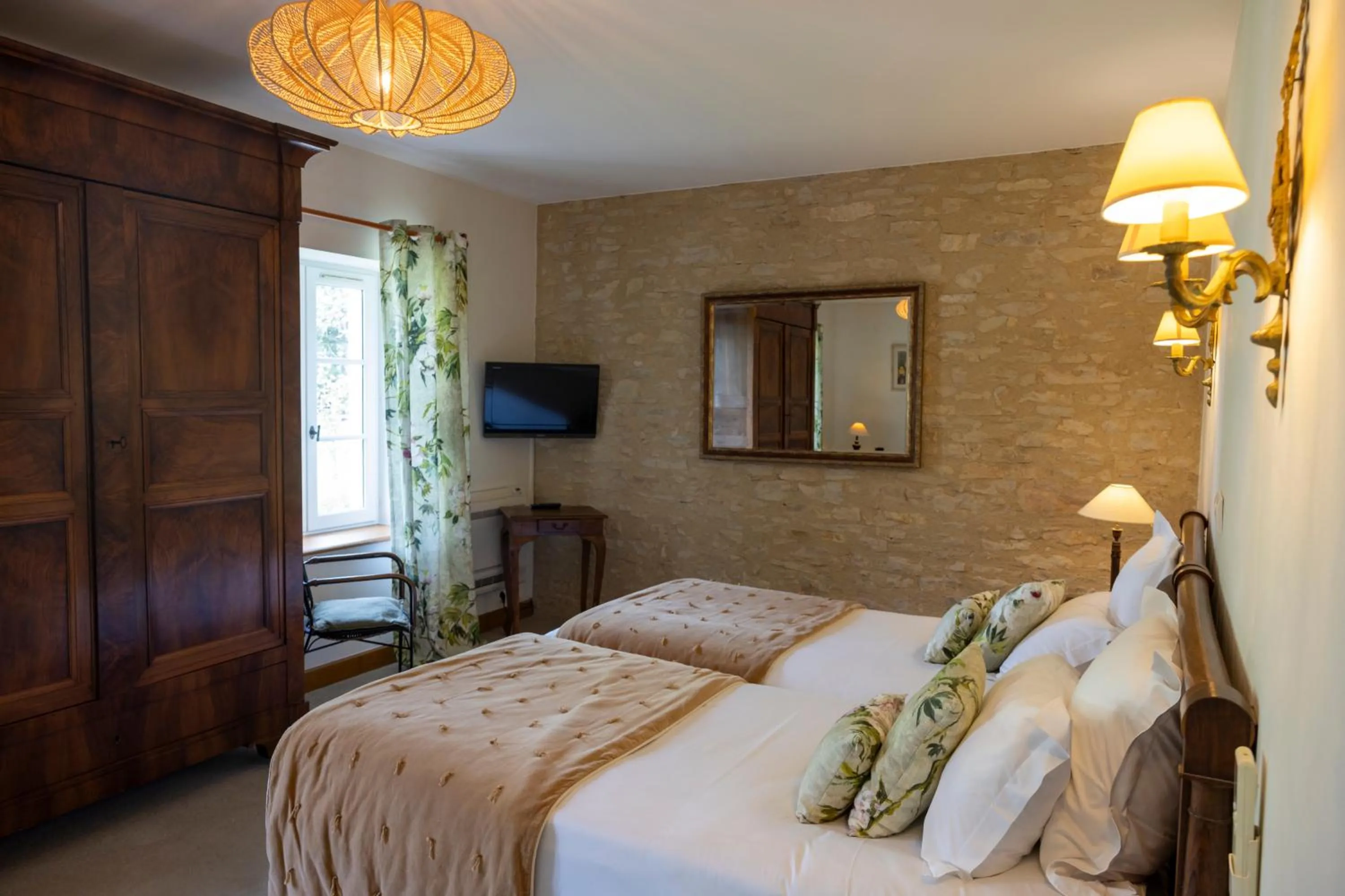 Bed in Hôtel Le Clos