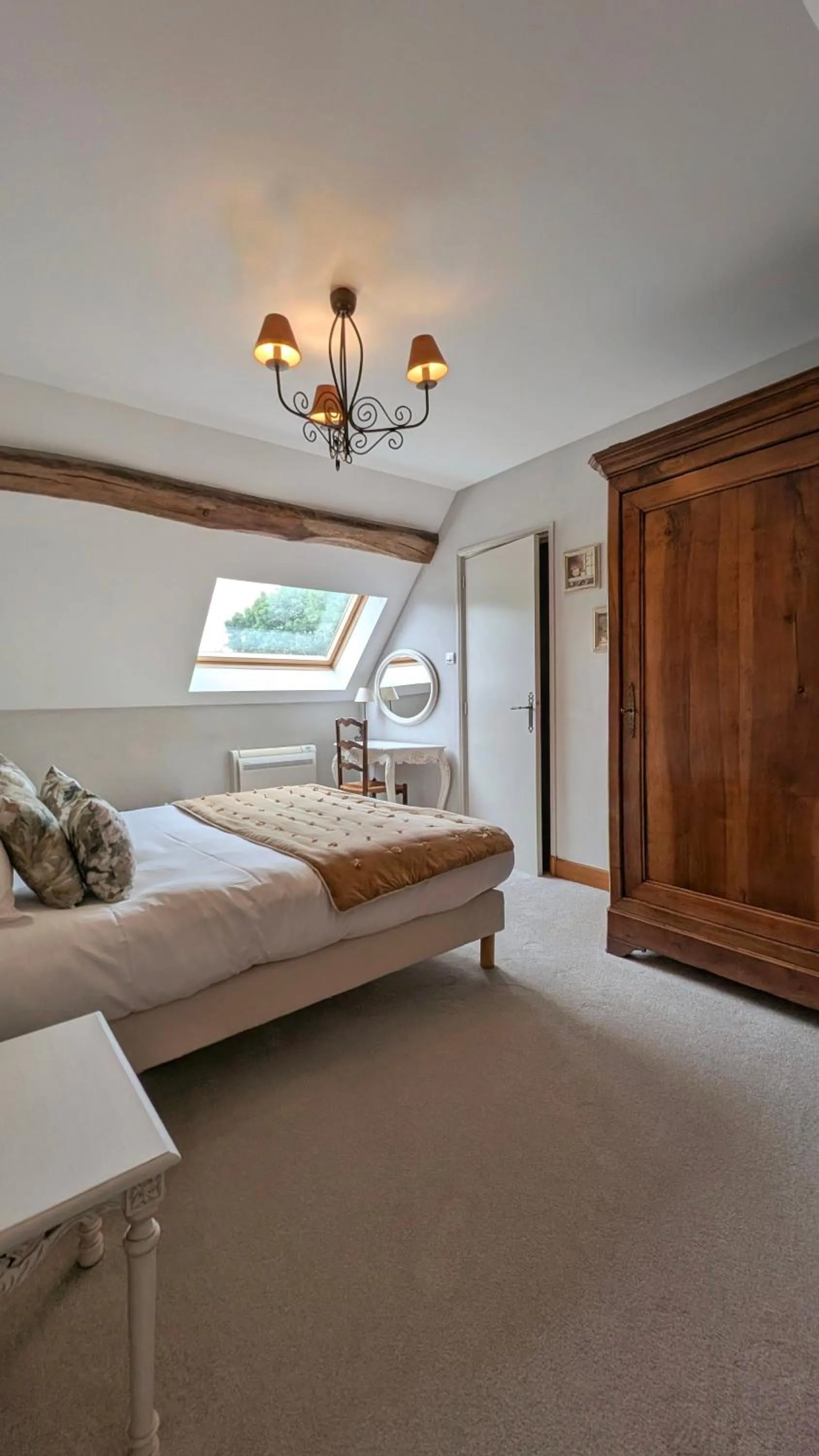 Bed in Hôtel Le Clos