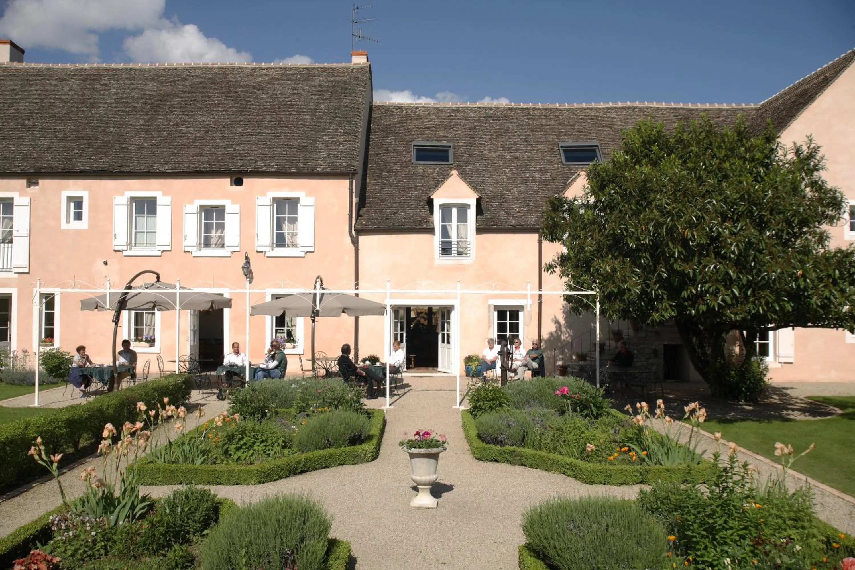 Property building in Hôtel Le Clos