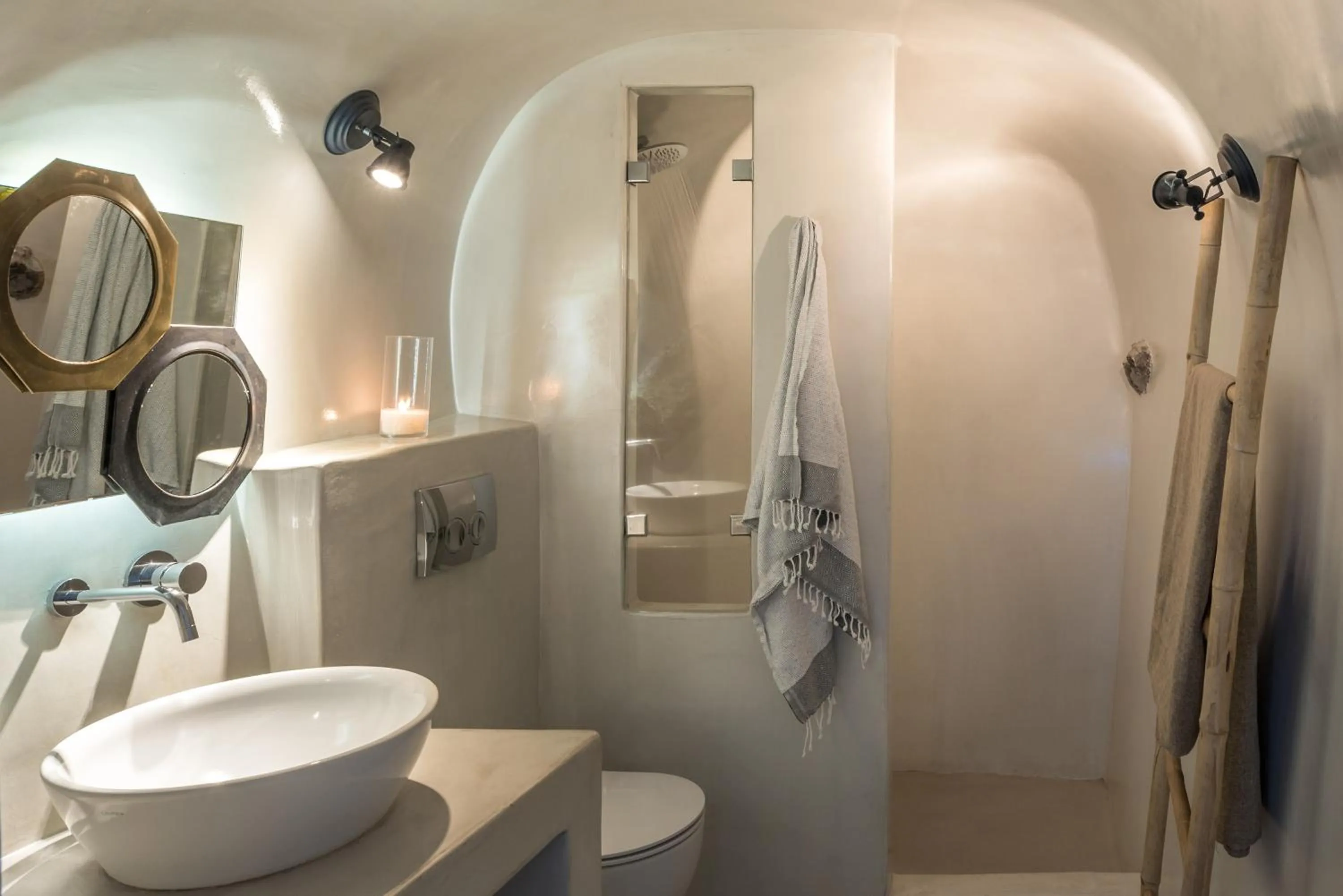 Shower in Cocoon Suites