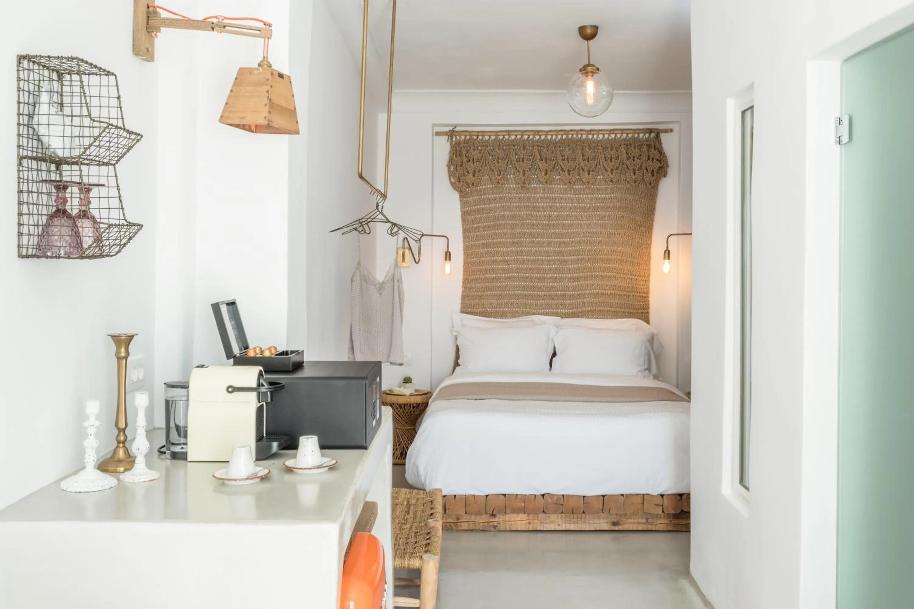 Coffee/tea facilities, Bed in Cocoon Suites