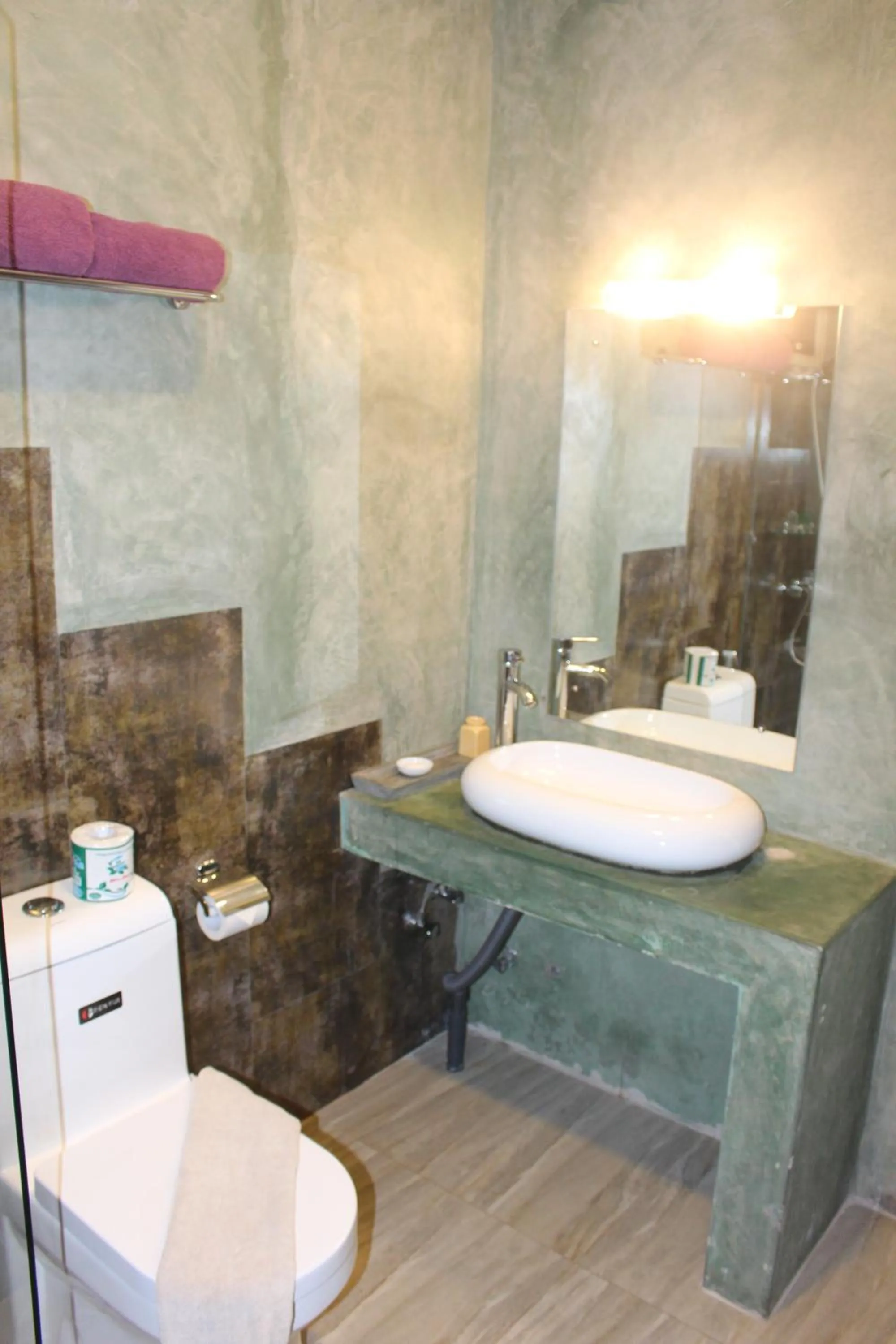 Toilet in Villa Kapuru