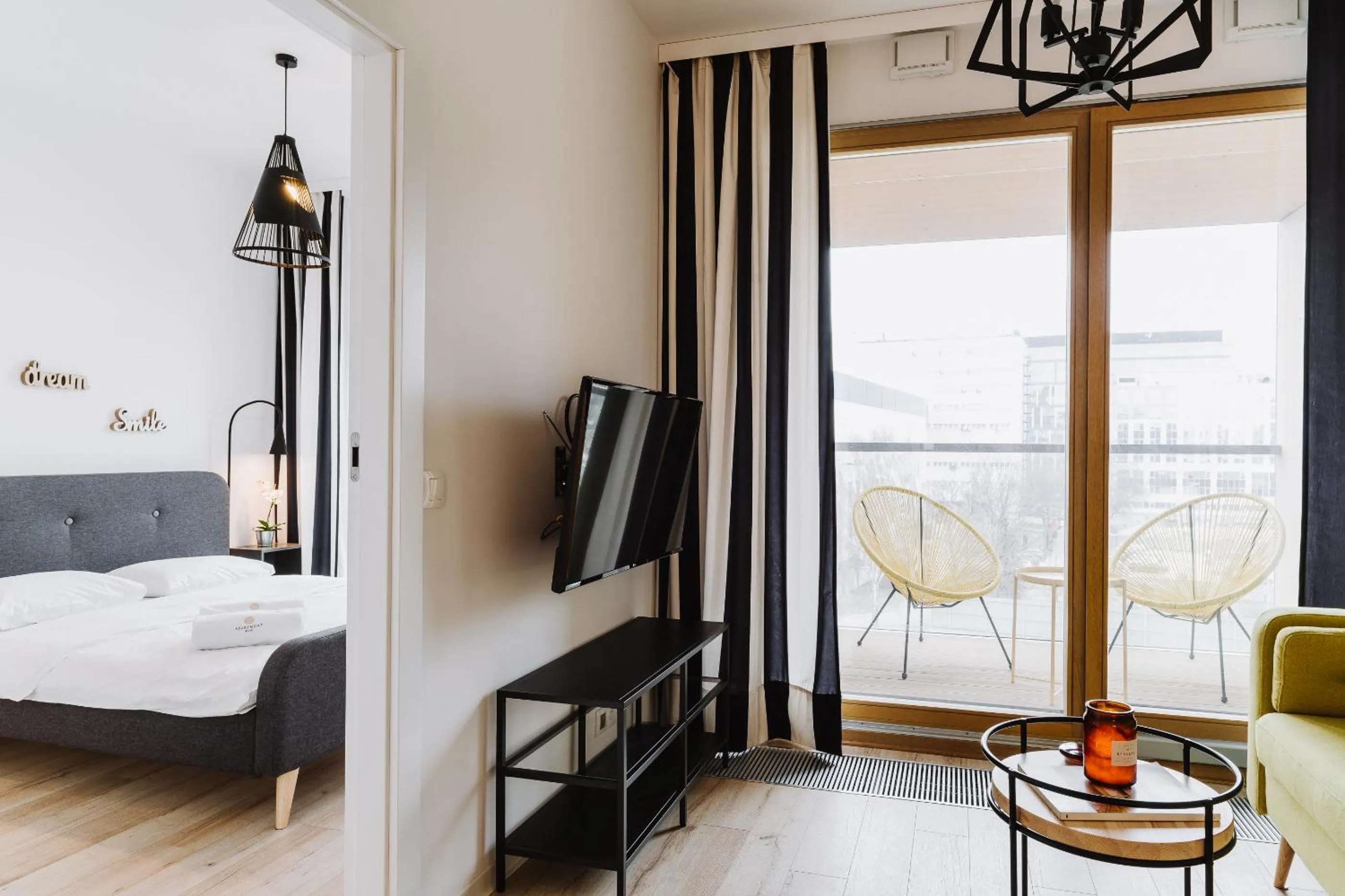 TV and multimedia, Bed in Warsaw Aparthotel