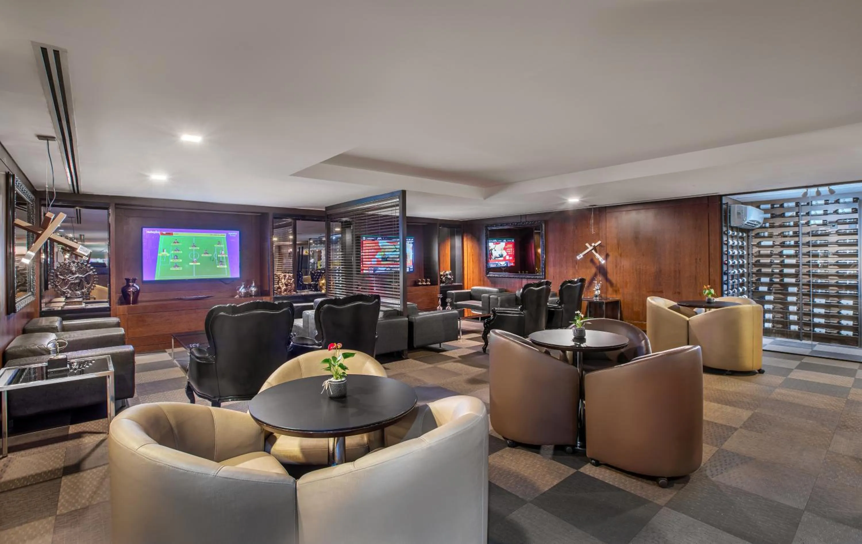 Communal lounge/ TV room in Meliá Brasil 21