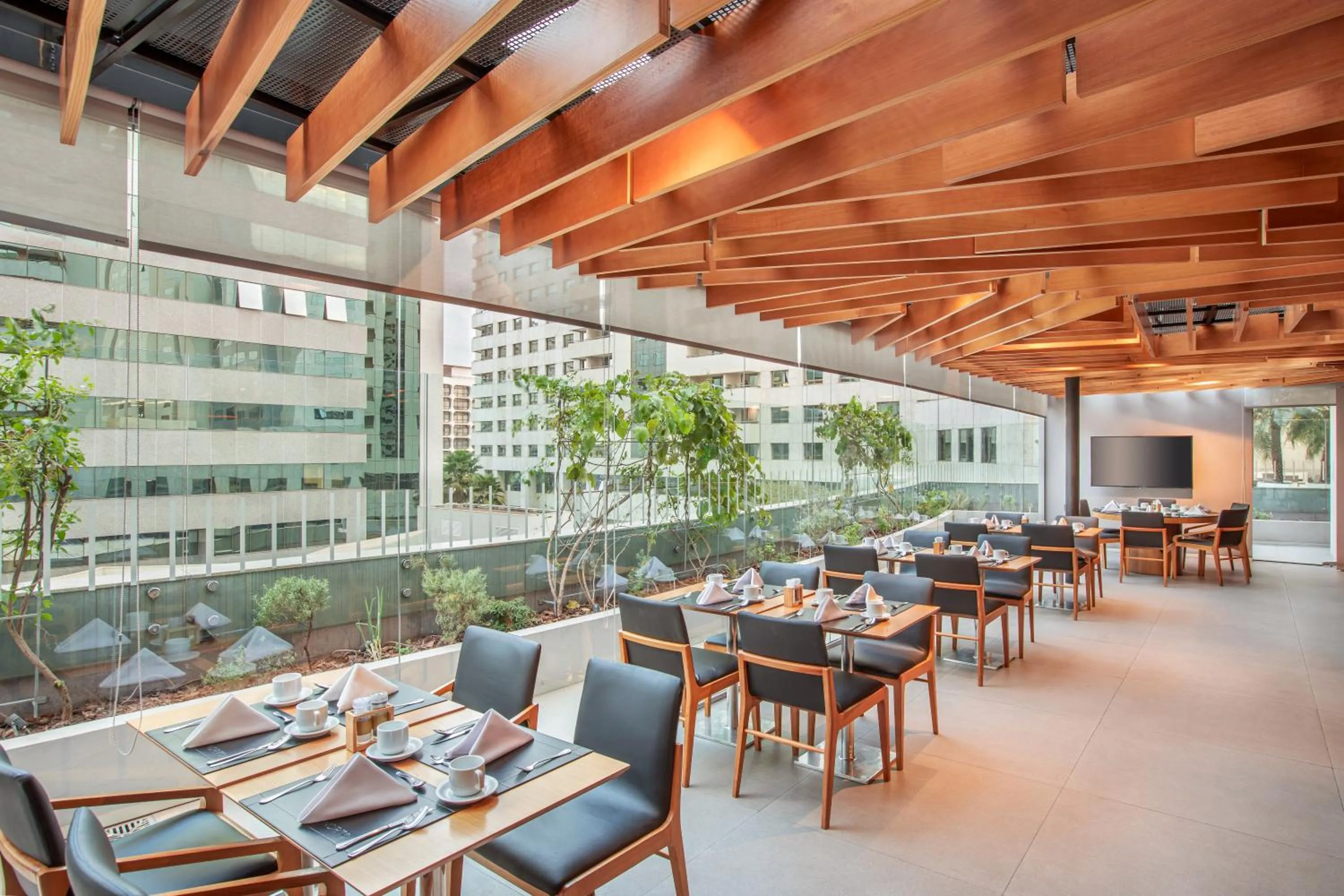 Restaurant/places to eat in Meliá Brasil 21