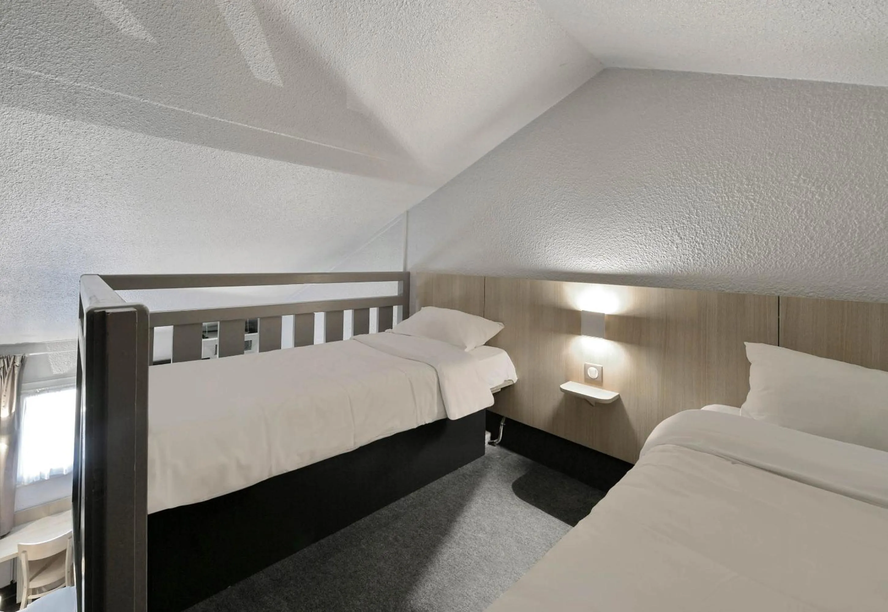 Bedroom, Bed in B&B HOTEL Le Mans Sud