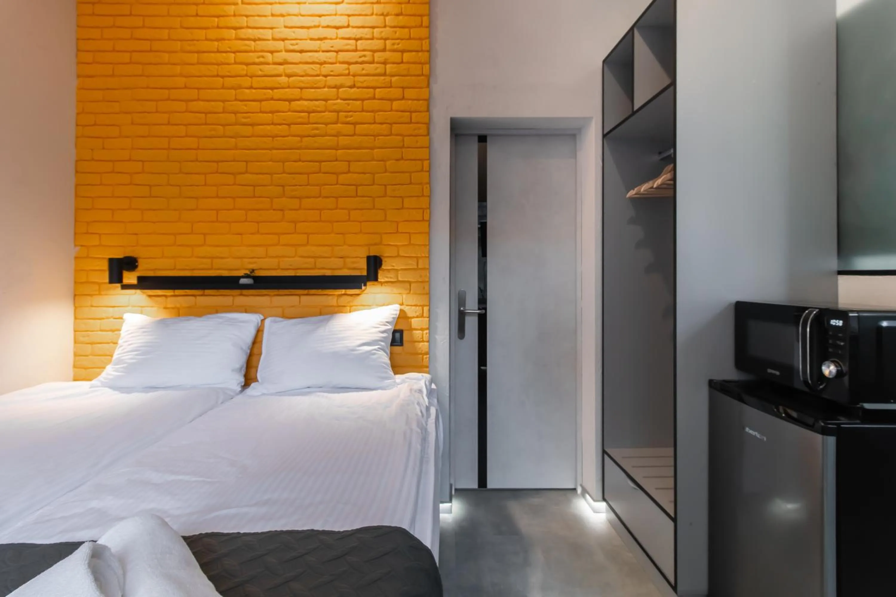 Photo of the whole room, Bed in Stories Hub