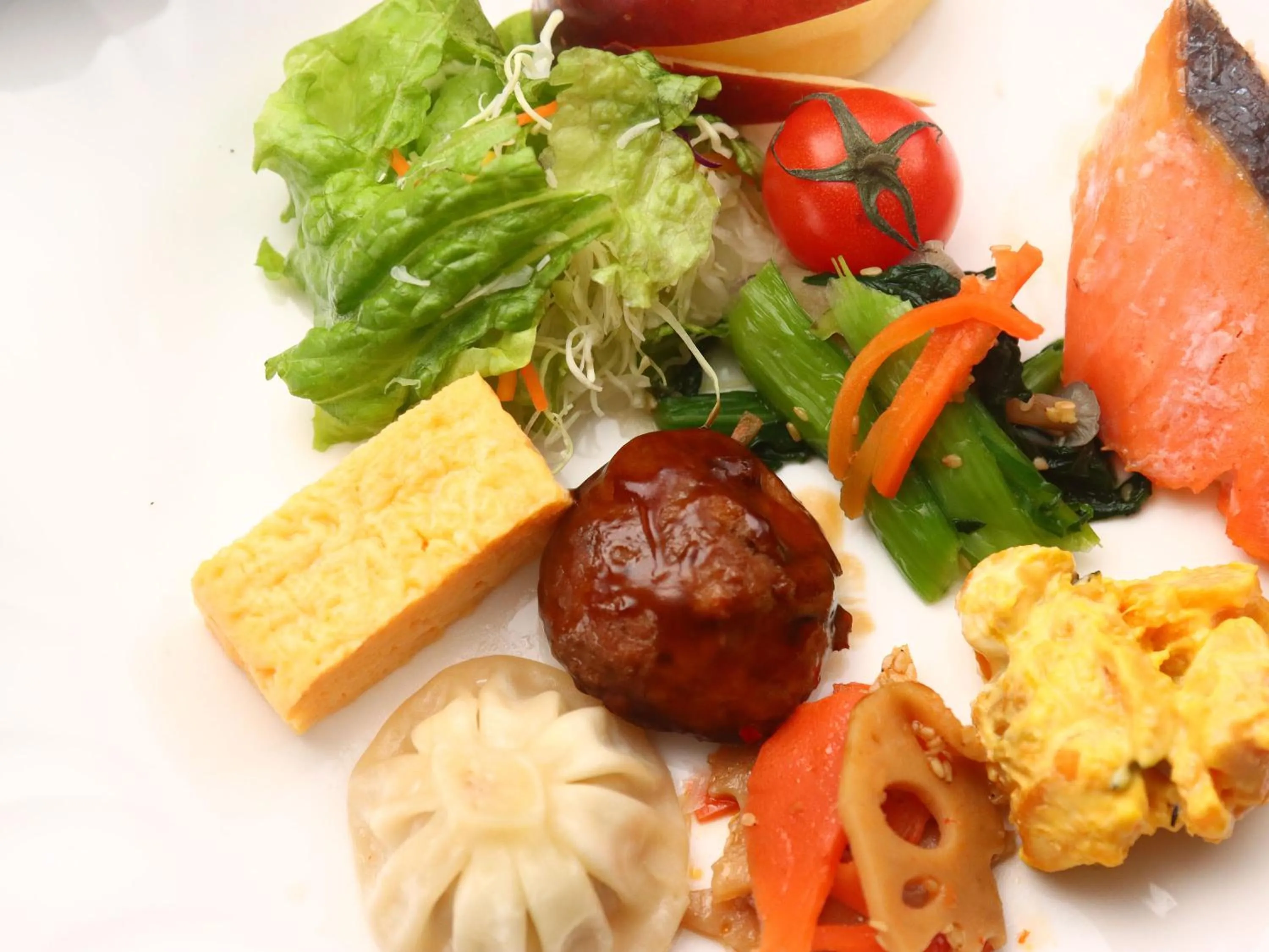 Buffet breakfast in Hakuba Tsugaike Sunrise Tanne