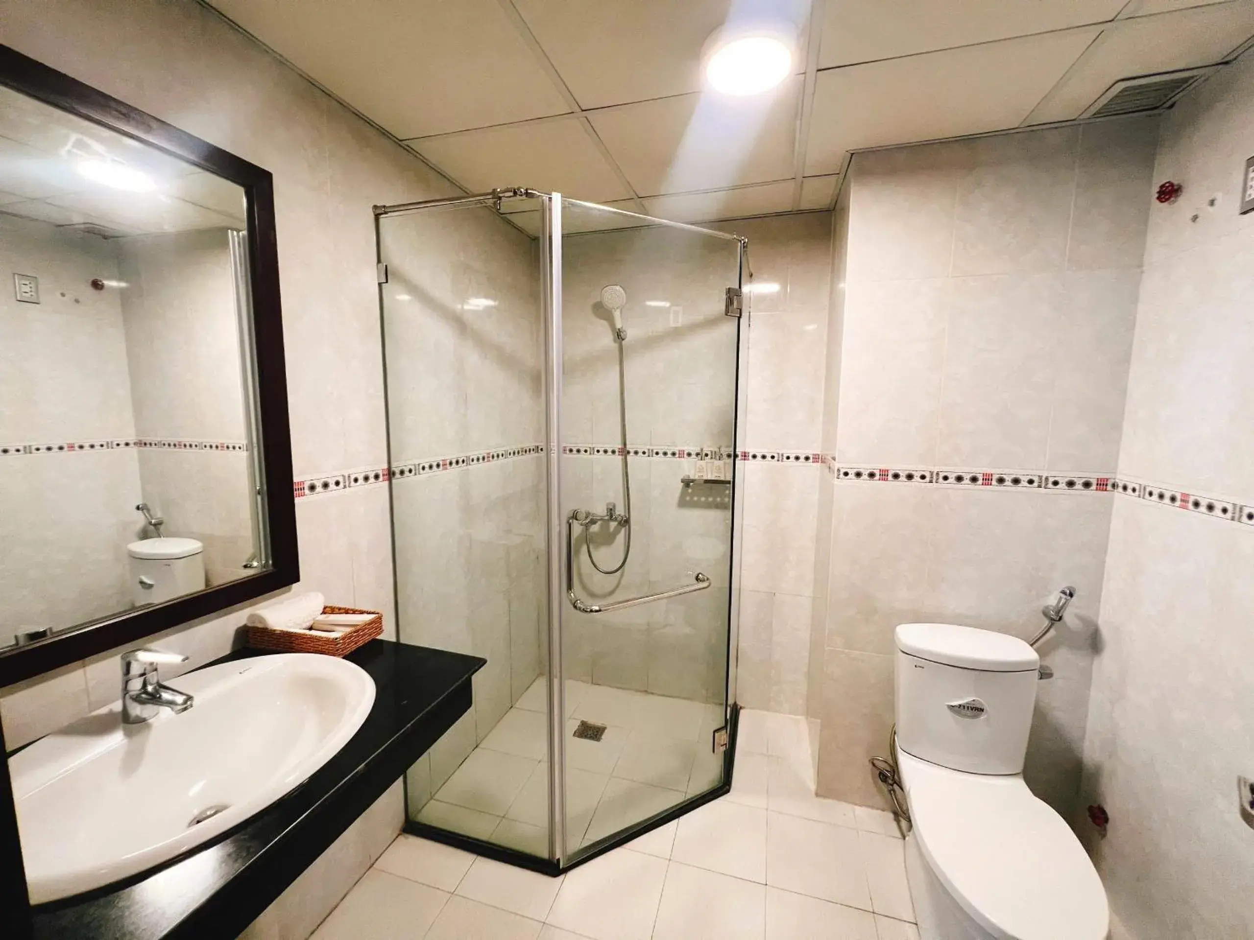 Superior Triple Room in Golden Quang Tri Hotel Superior Triple Room in Golden Quang Tri Hotel