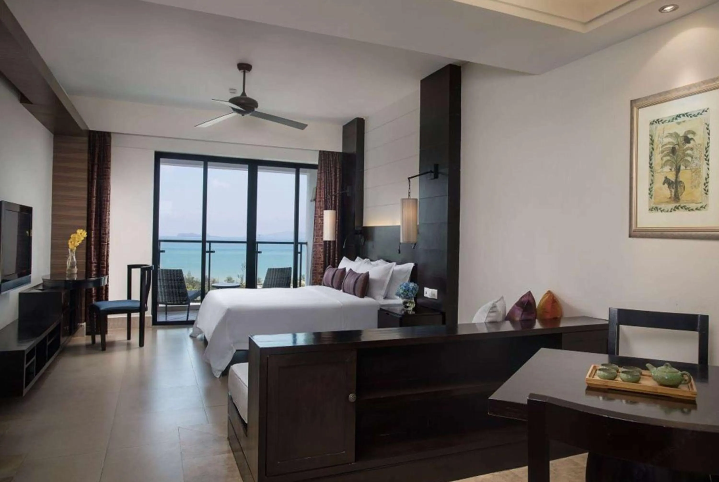 Bed in Ramada Plaza by Wyndham Sanya Bay
