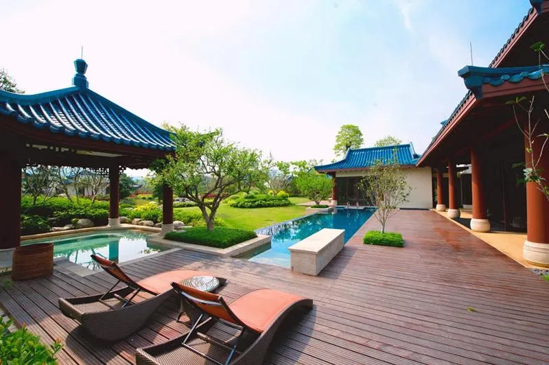 Swimming pool in Imperial Springs