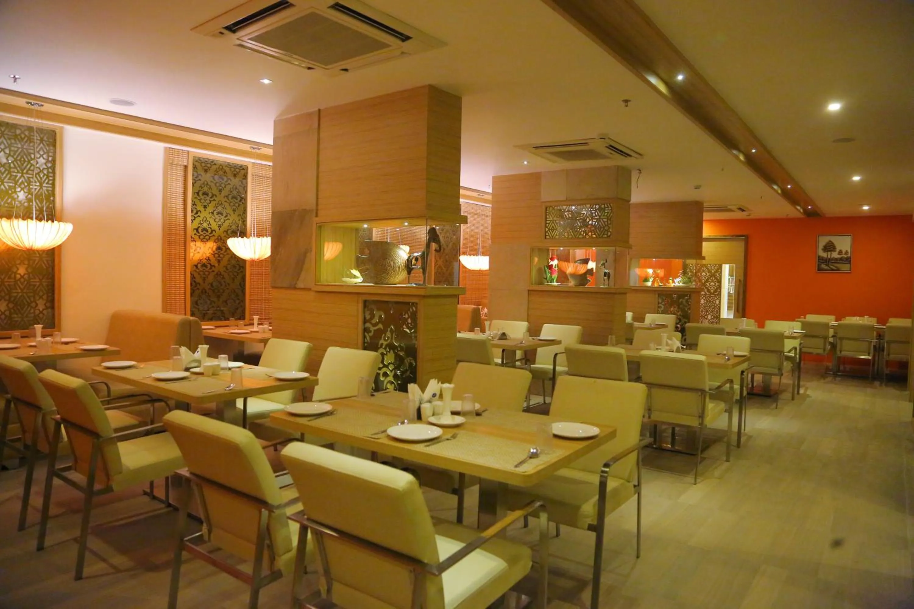 Restaurant/places to eat in Hotel Park N