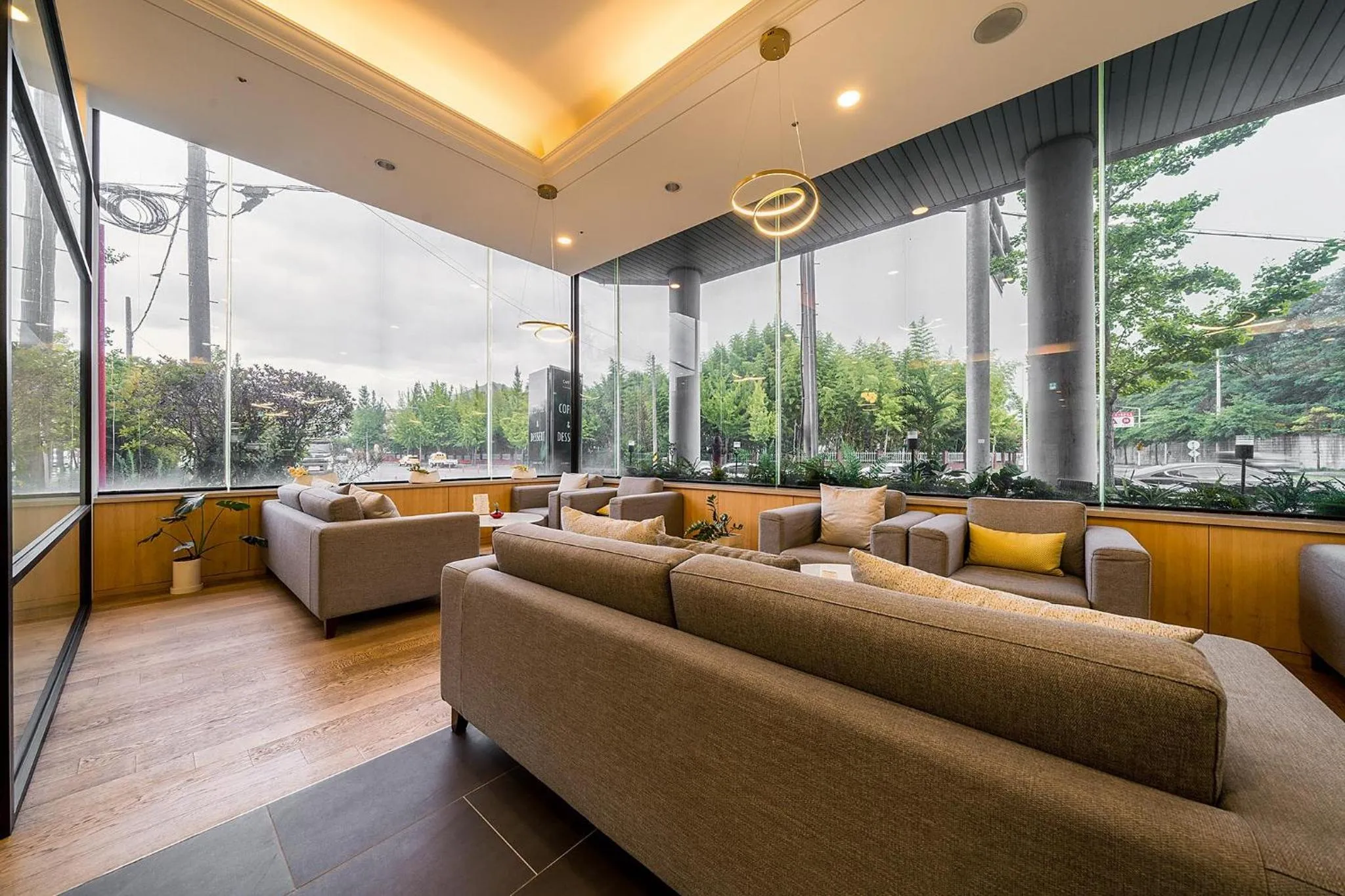 Lounge or bar in Crown Hotel Changwon