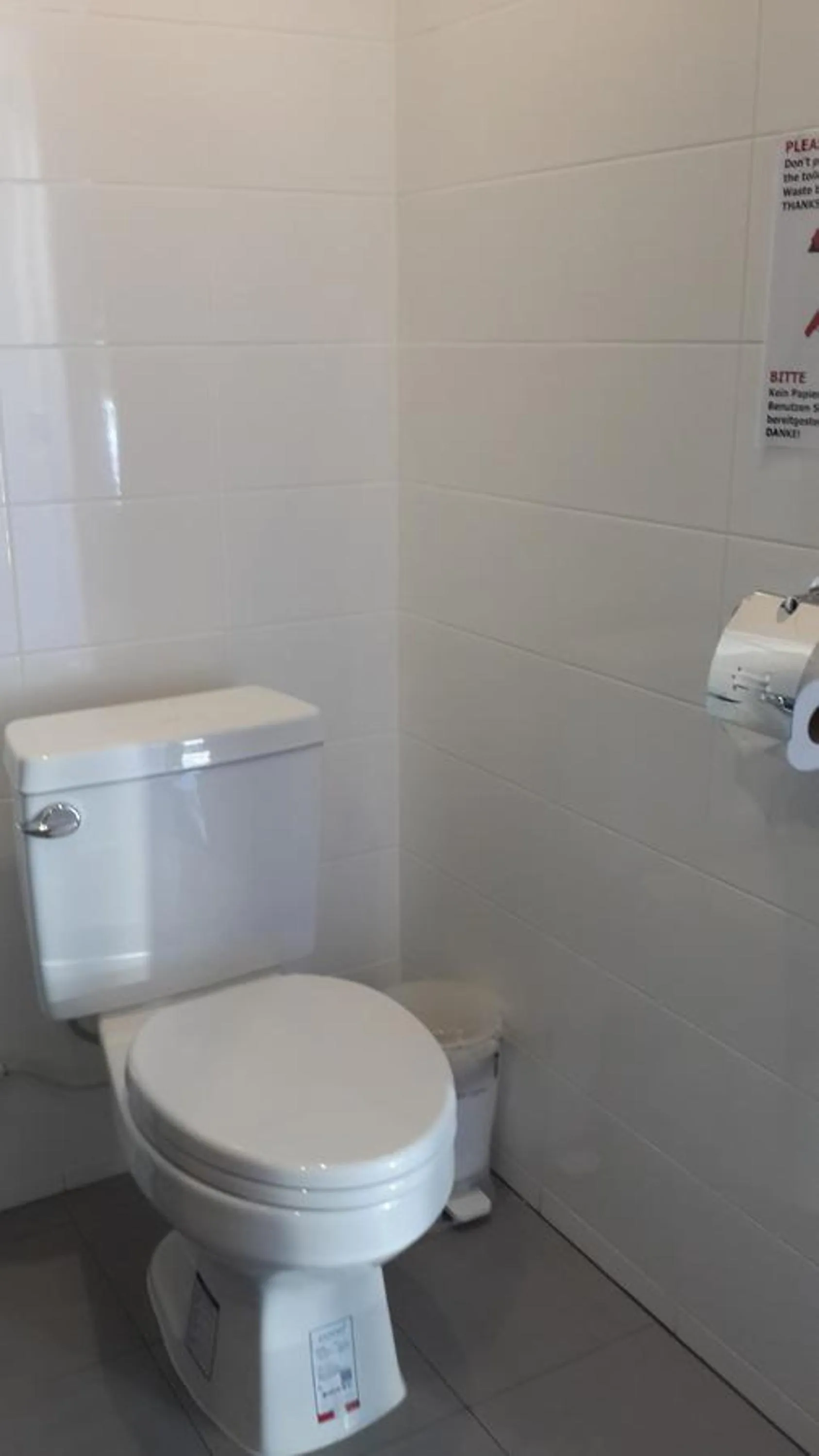 Toilet in MJ Boutique Hotel Khao Lak