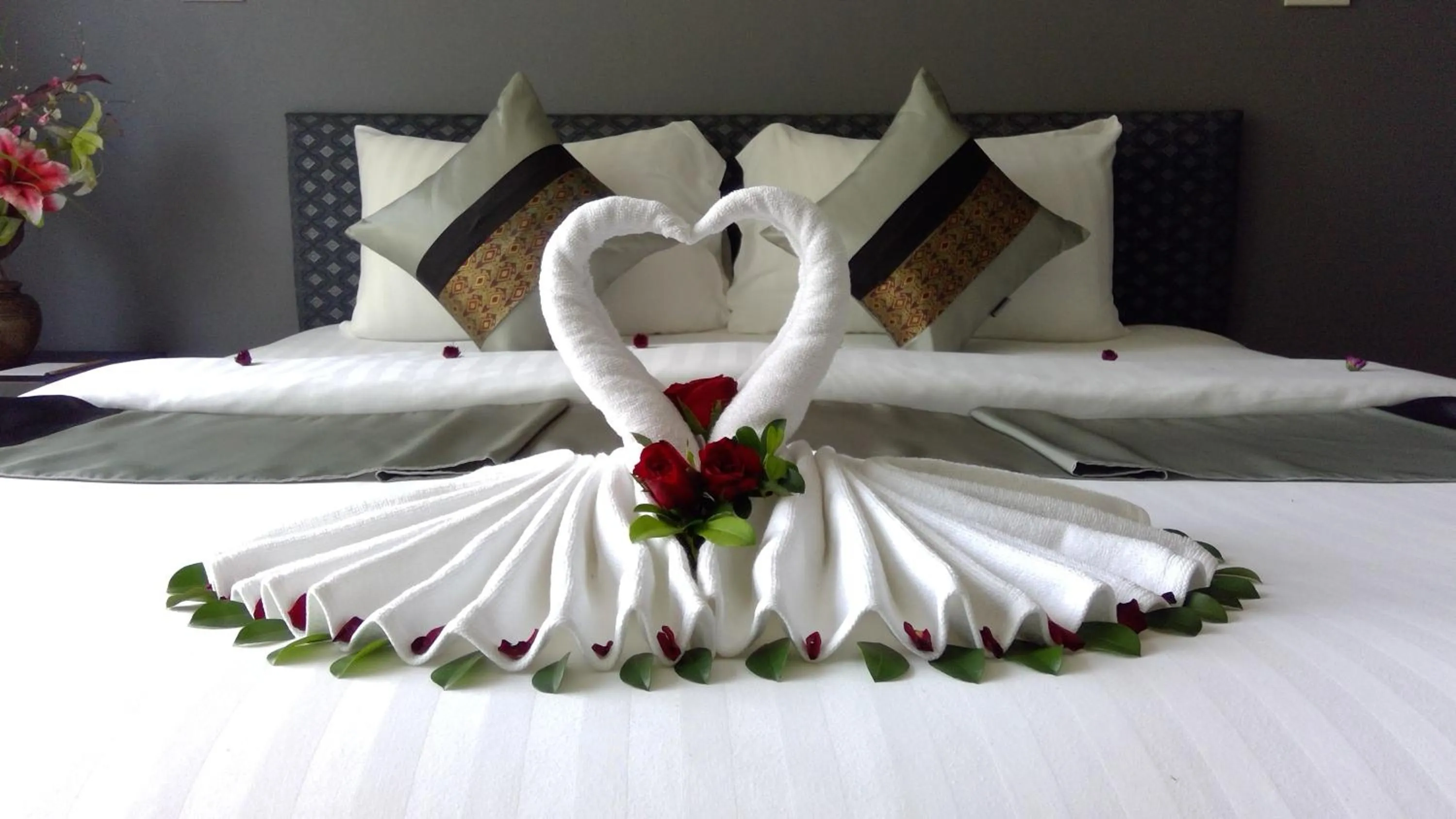 Bed in MJ Boutique Hotel Khao Lak