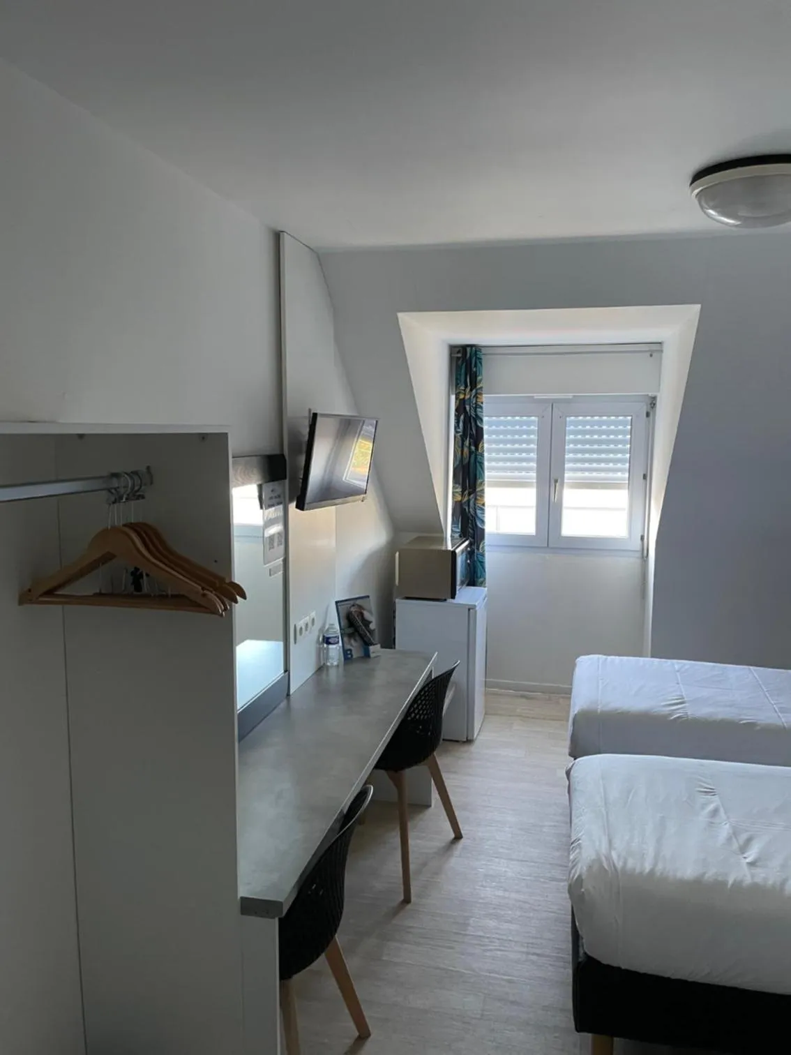 Property building, Bed in Brit Hotel Cherbourg