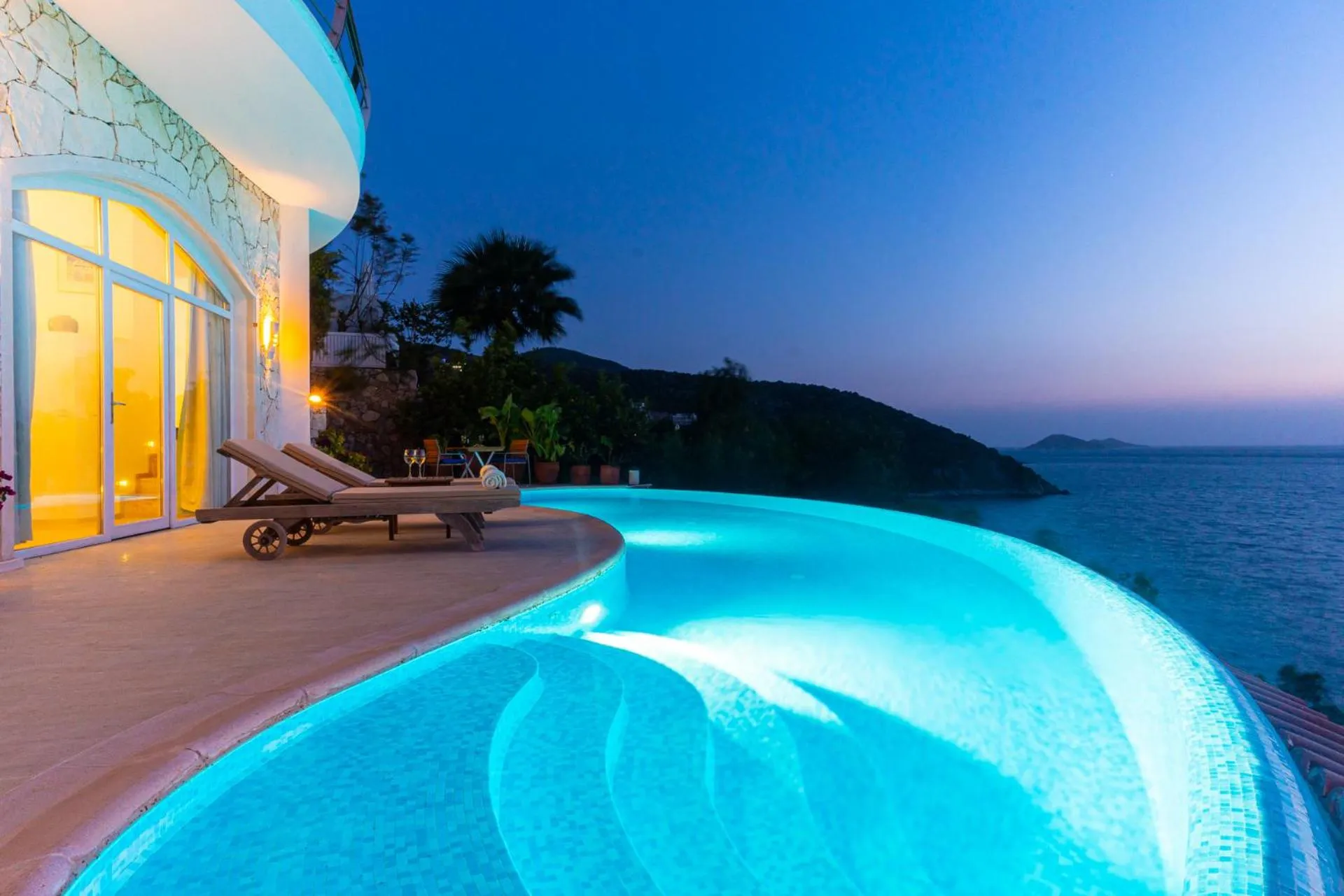 Swimming pool in Hotel Villa Mahal