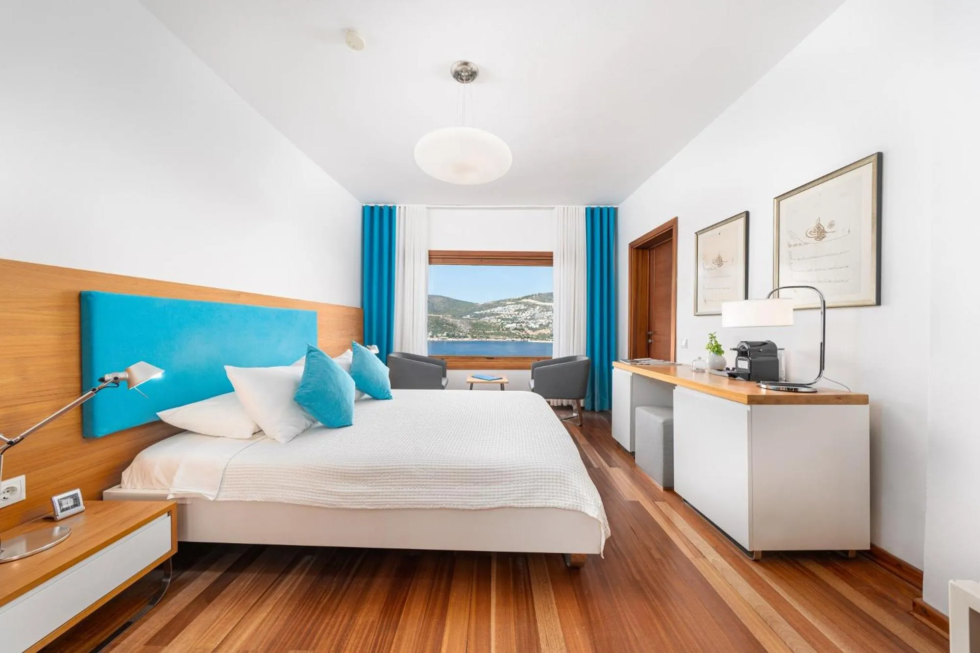 Photo of the whole room, Bed in Hotel Villa Mahal