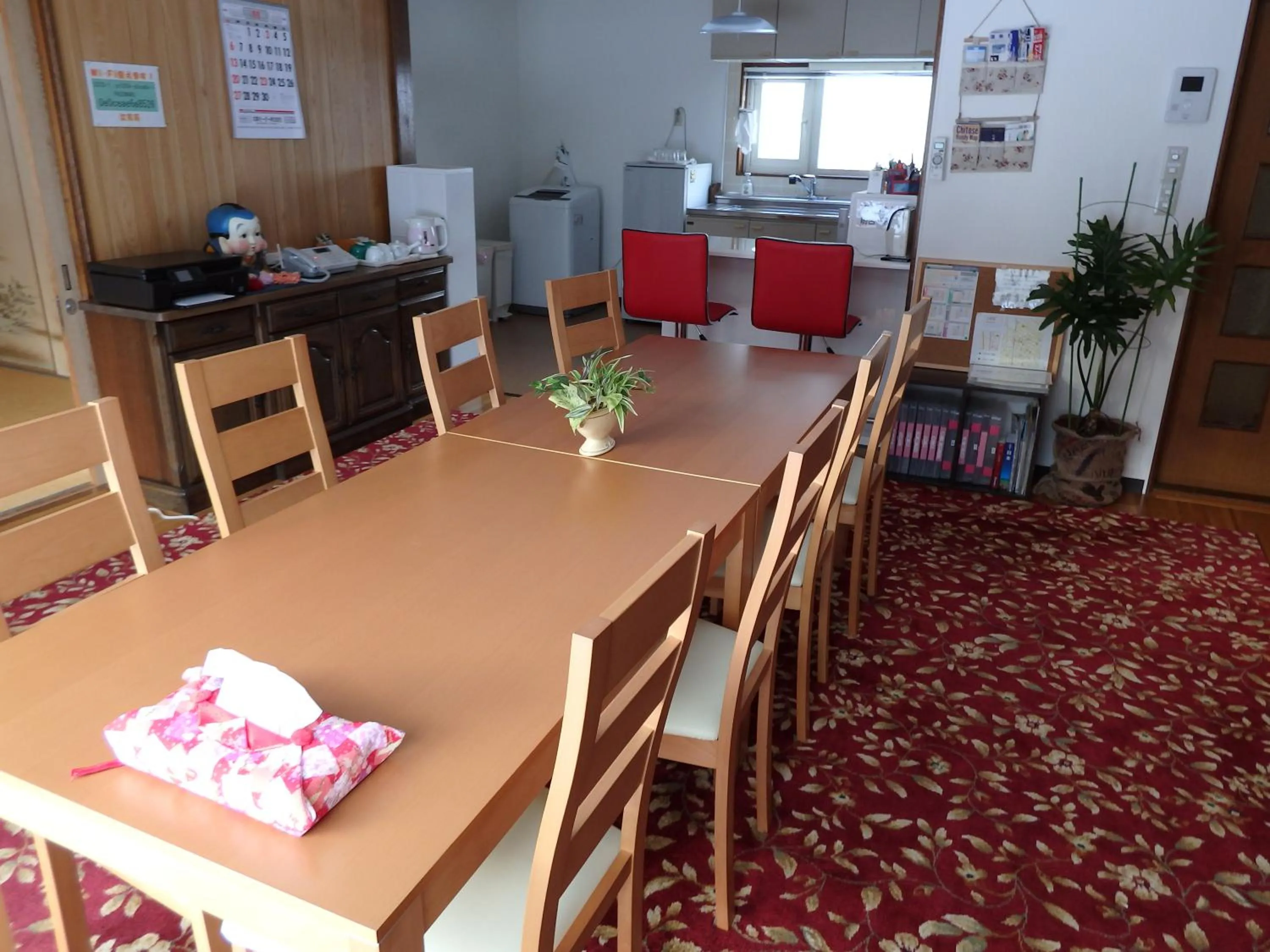 Communal lounge/ TV room in Koukaso