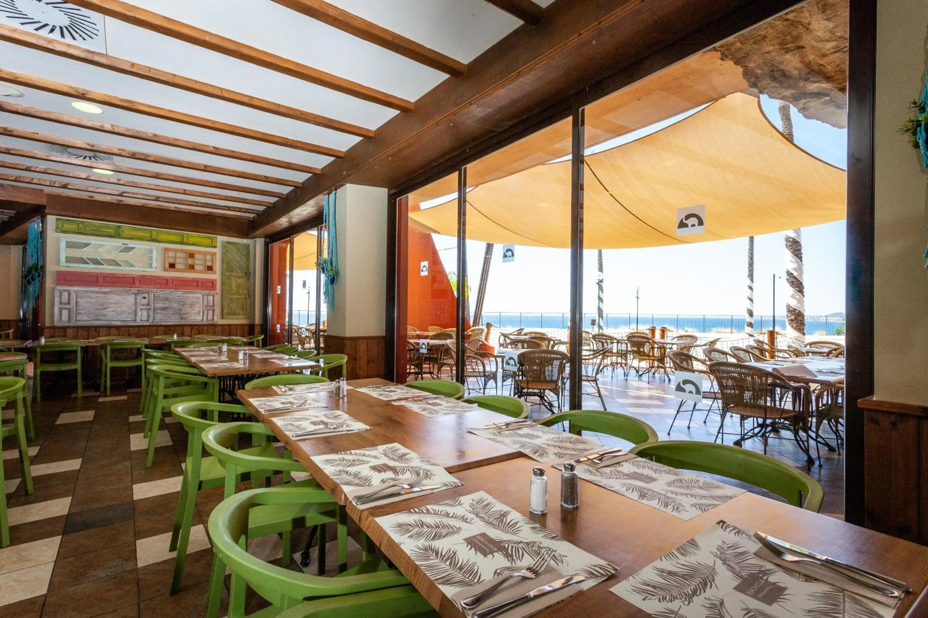 Restaurant/places to eat in Holiday World Resort