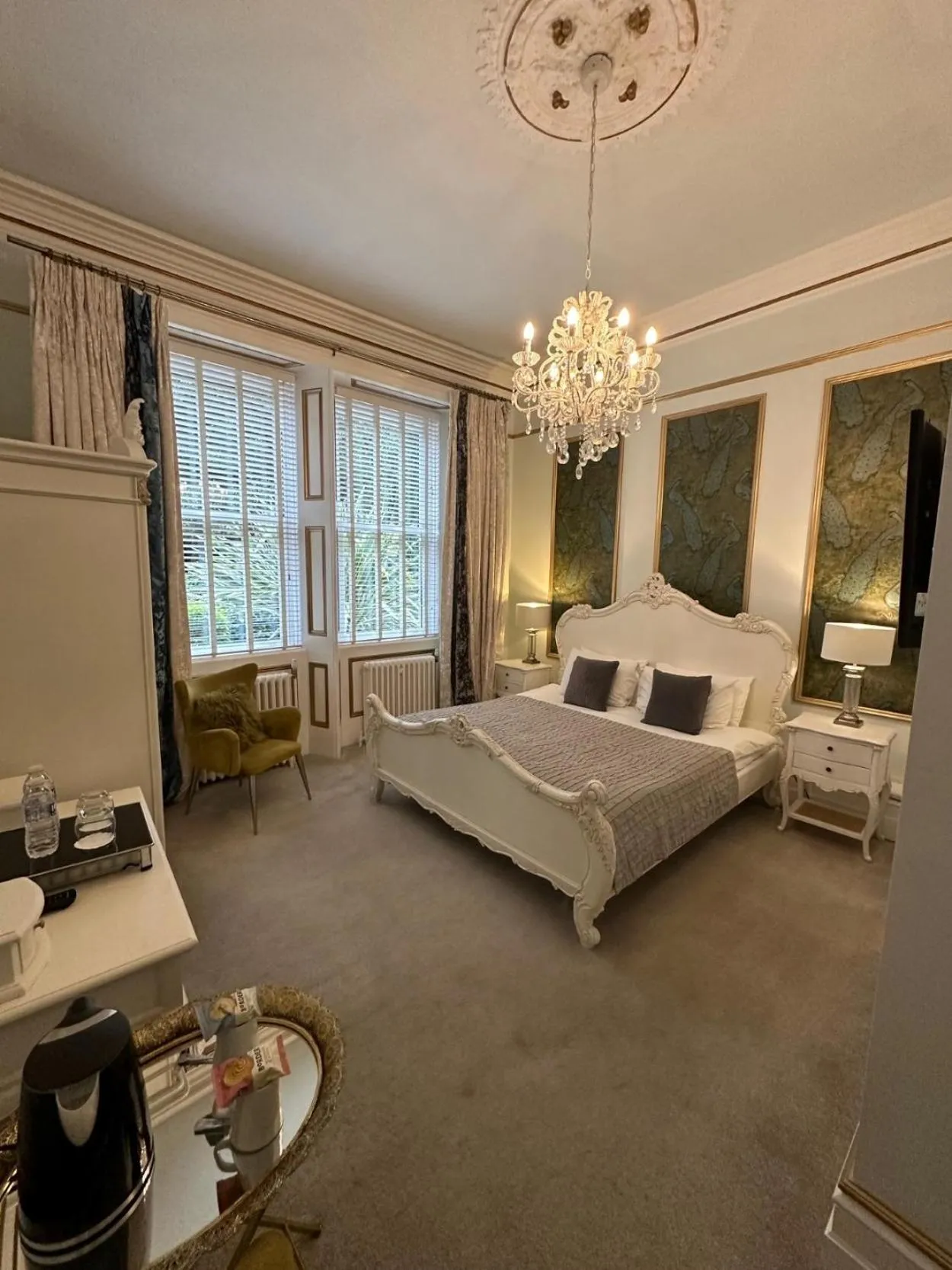 Bedroom, Bed in Derby Manor