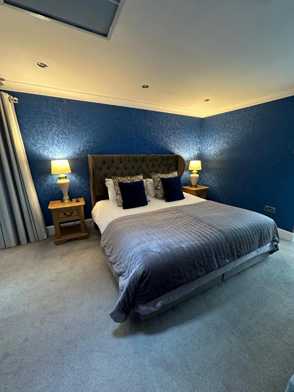 Bedroom, Bed in Derby Manor