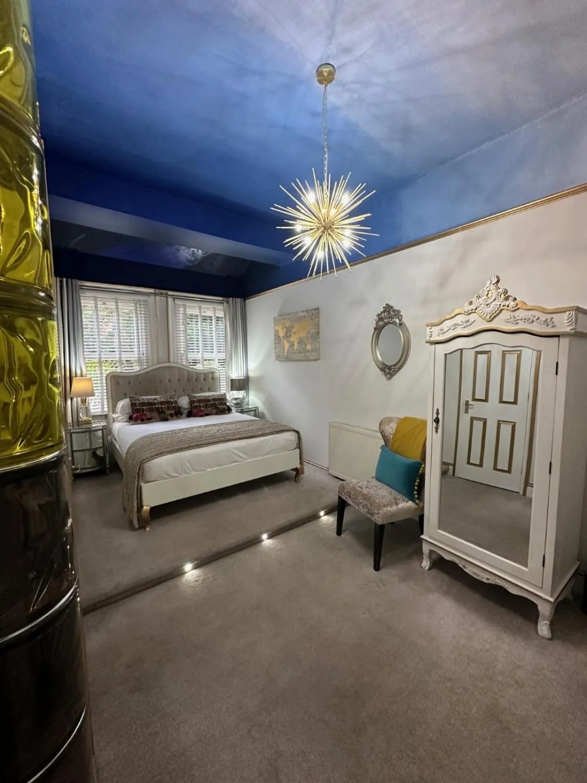 Bedroom, Bed in Derby Manor