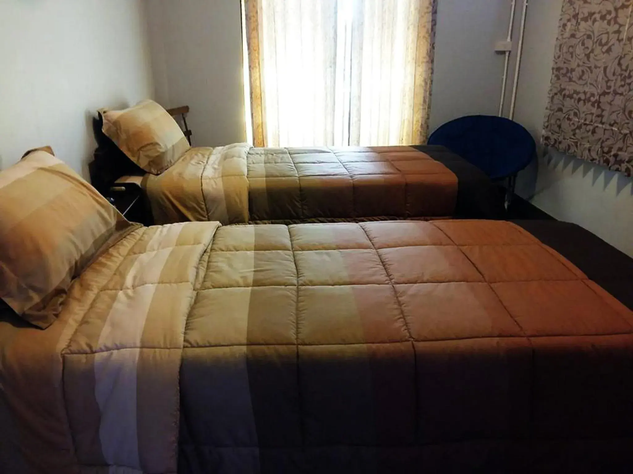 Twin Room with Private Bathroom in Chommuang Guest House Twin Room with Private Bathroom in Chommuang Guest House