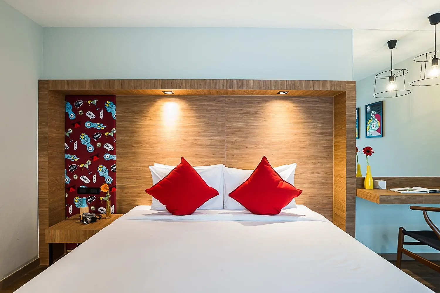 Bed in Sunshine Hip Hotel