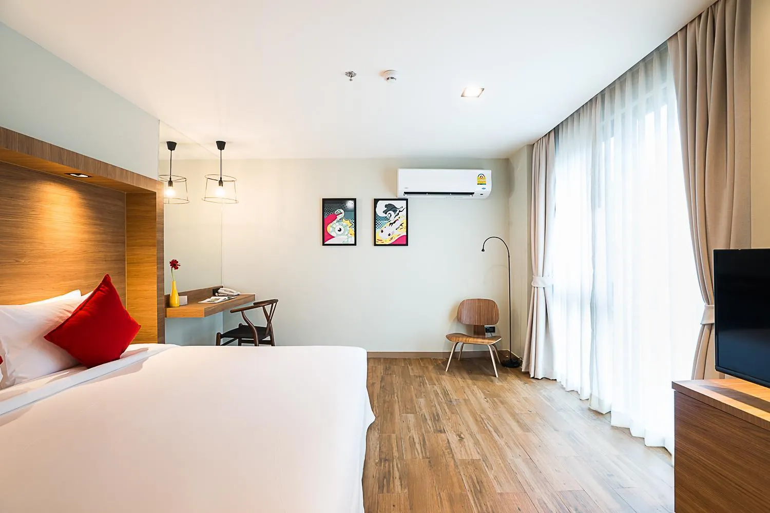 Bed in Sunshine Hip Hotel