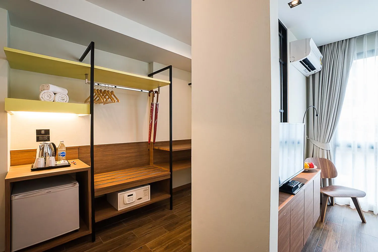 Decorative detail, Bed in Sunshine Hip Hotel