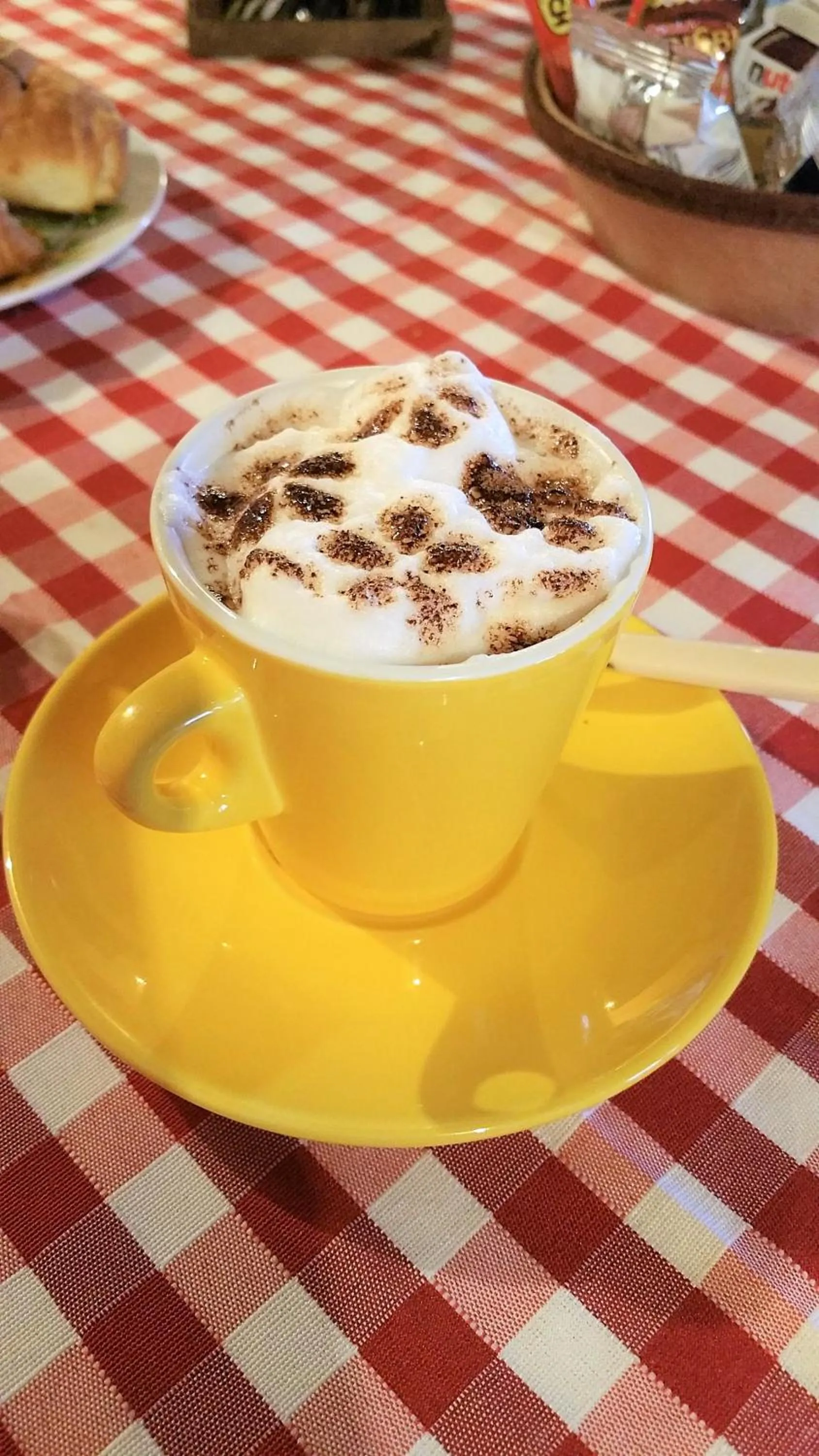 Food and drinks in La Casa Delle Rondini