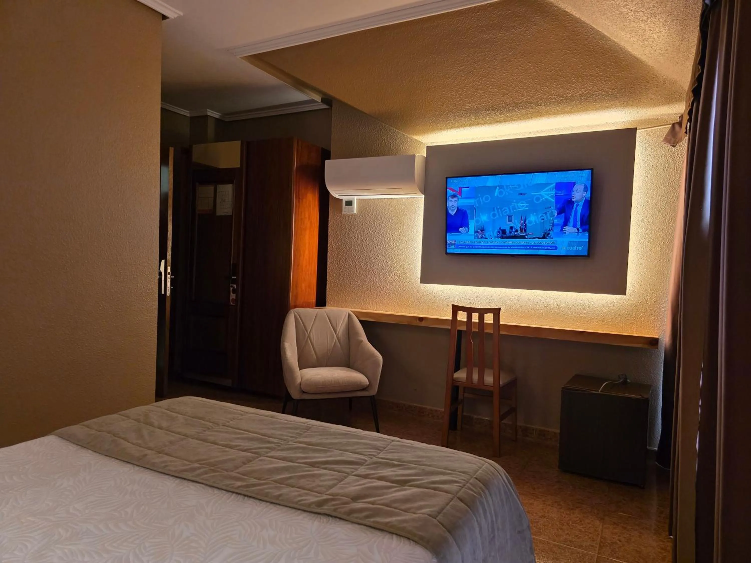 Photo of the whole room, Bed in Hotel Gala