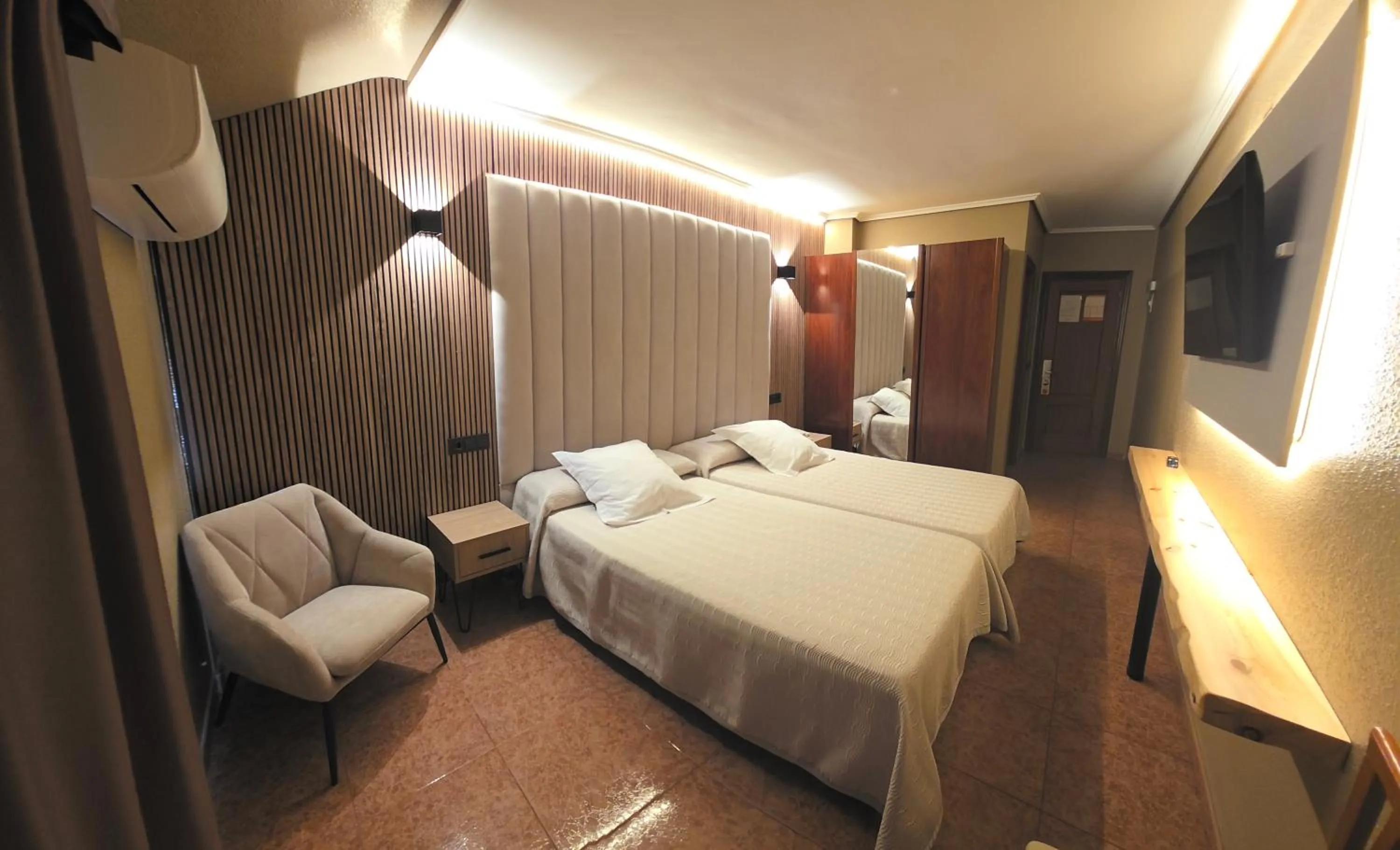 Photo of the whole room, Bed in Hotel Gala