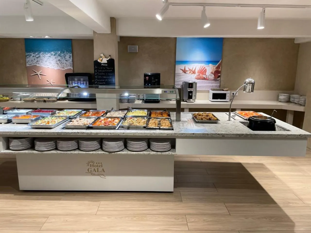 Restaurant/places to eat in Hotel Gala