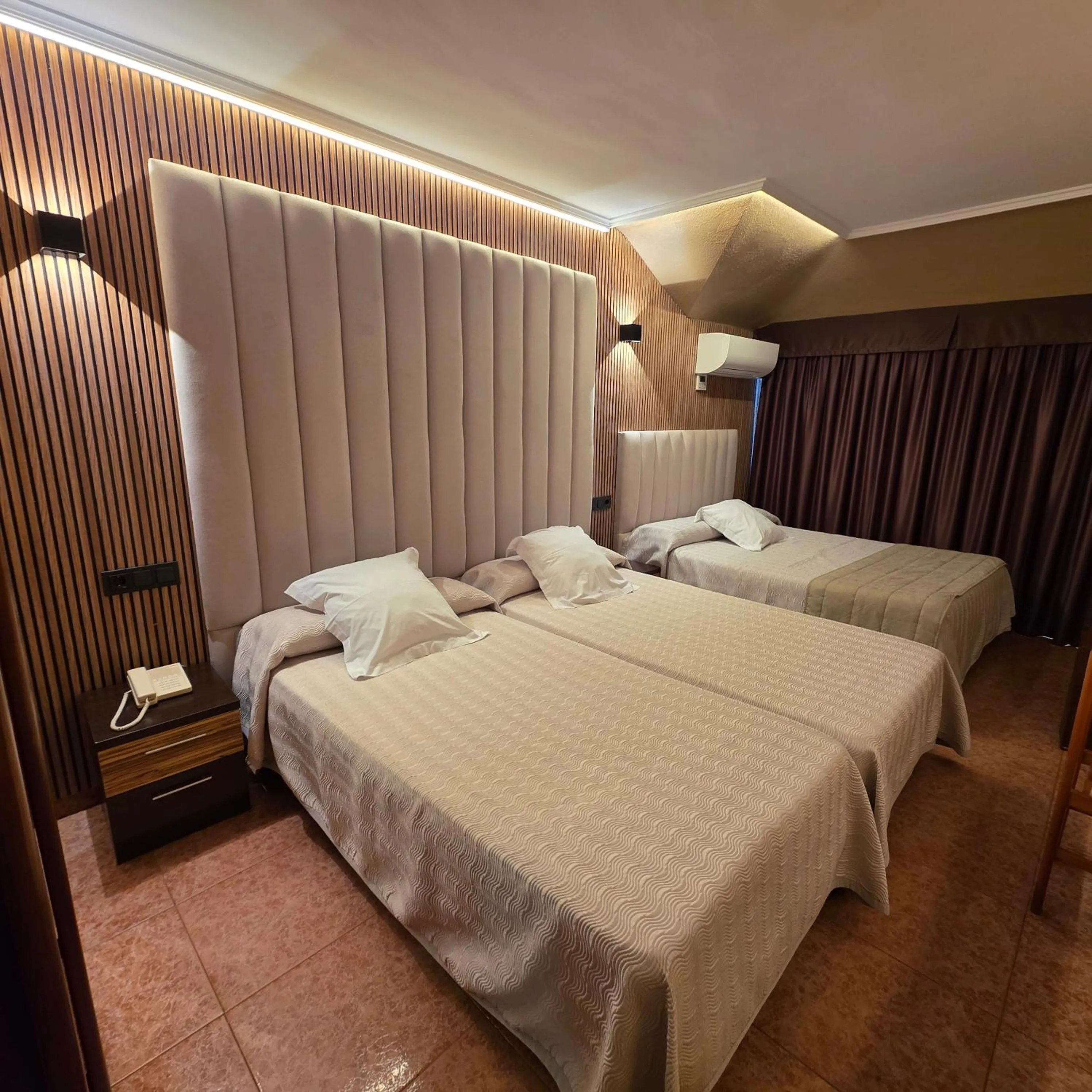 Bedroom, Bed in Hotel Gala