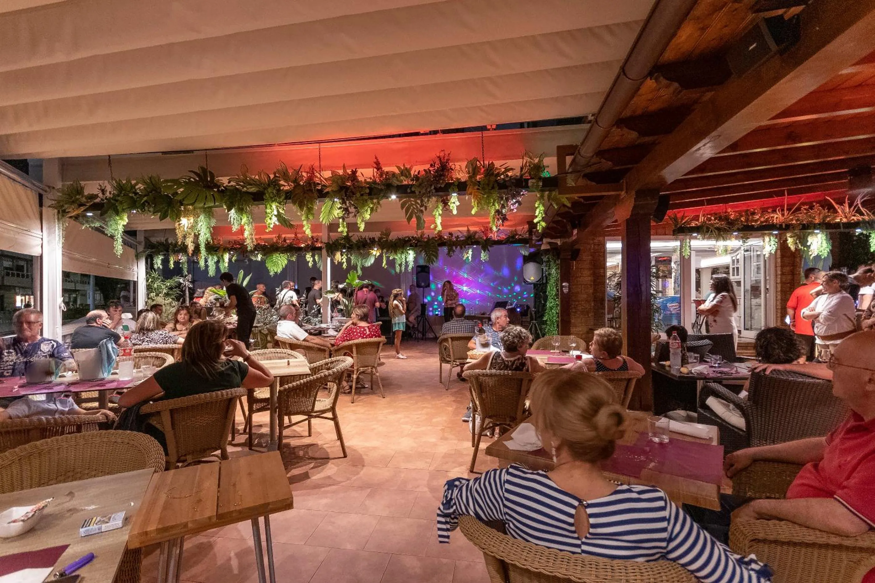 Restaurant/places to eat in Hotel Gala