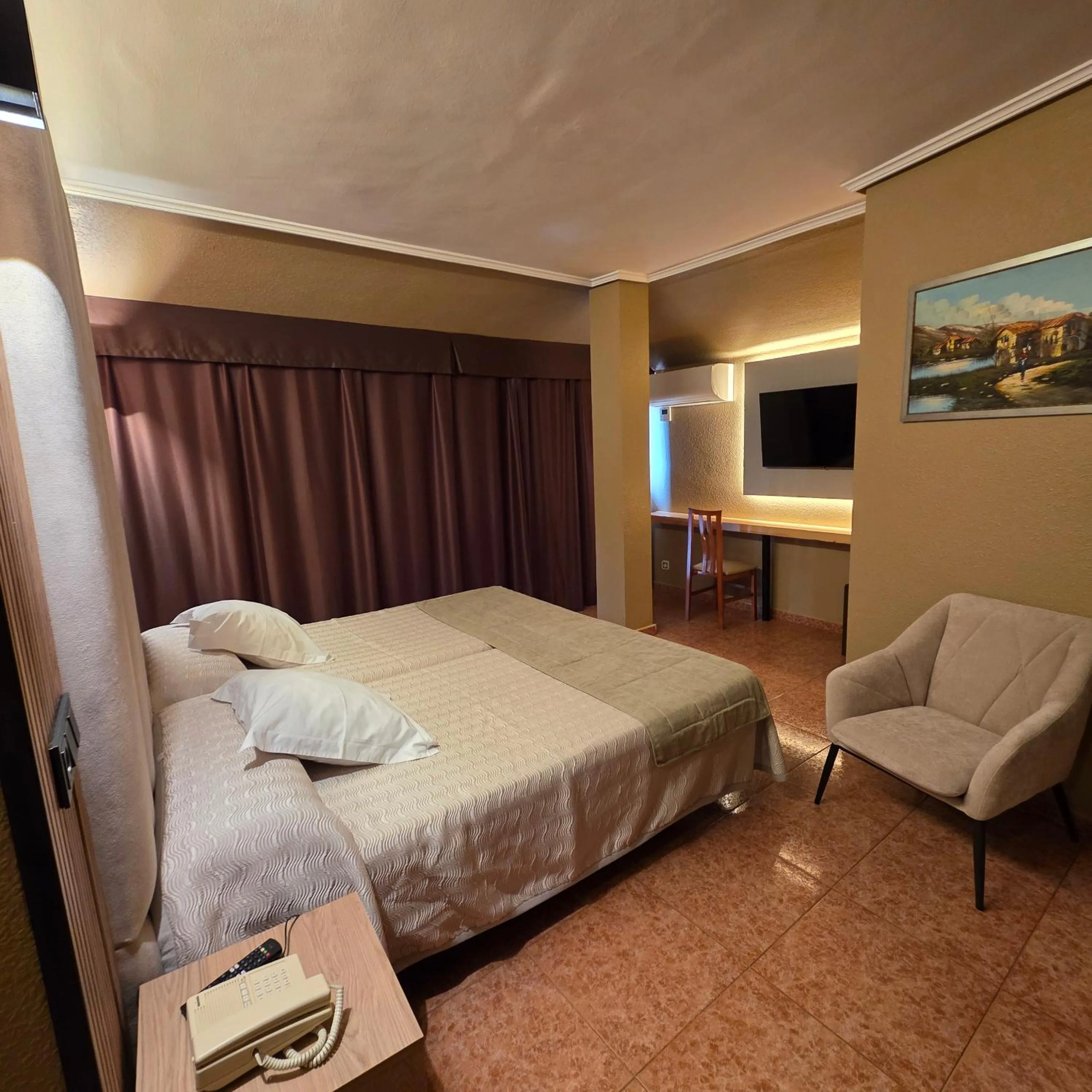 Photo of the whole room, Bed in Hotel Gala