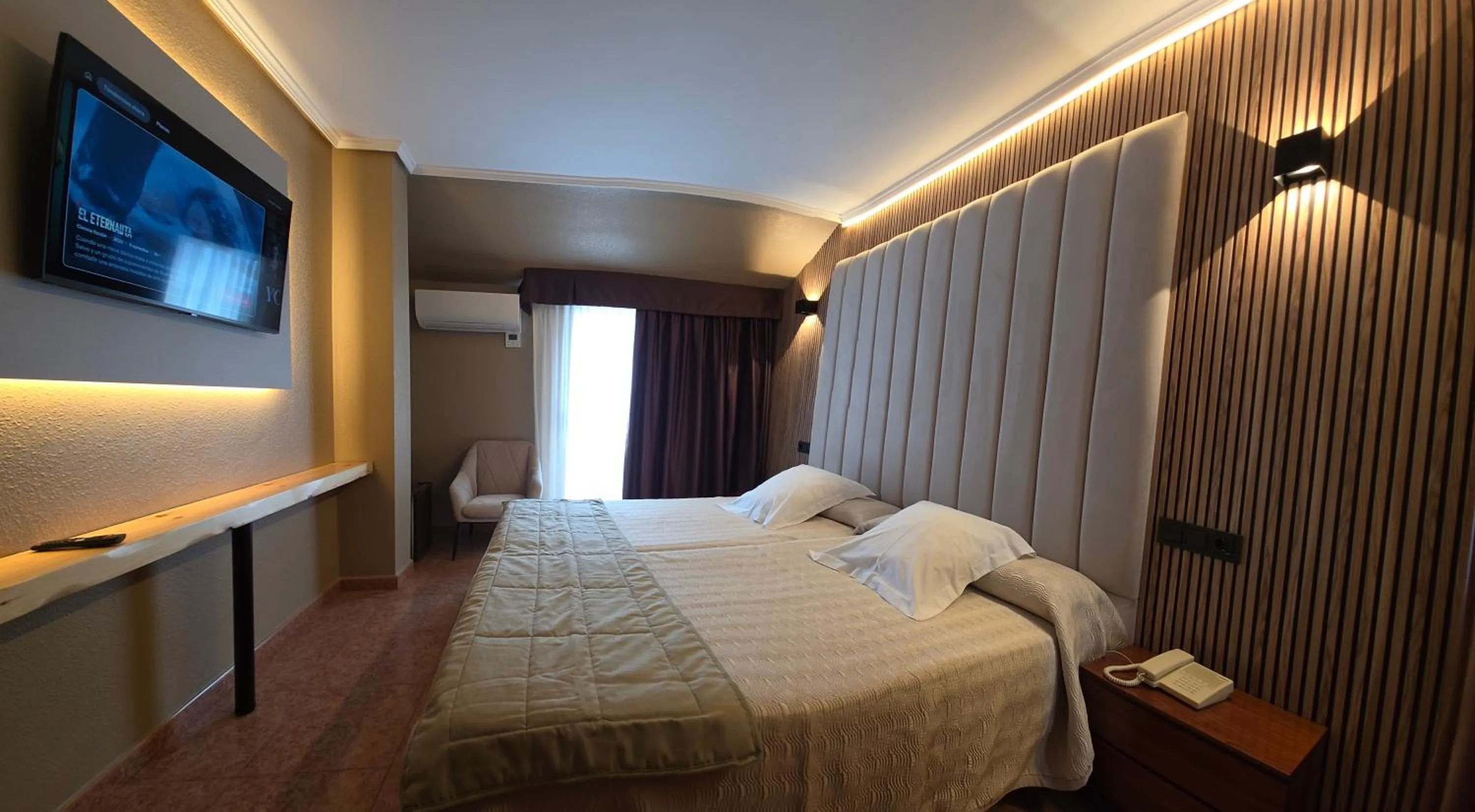 Bedroom, Bed in Hotel Gala