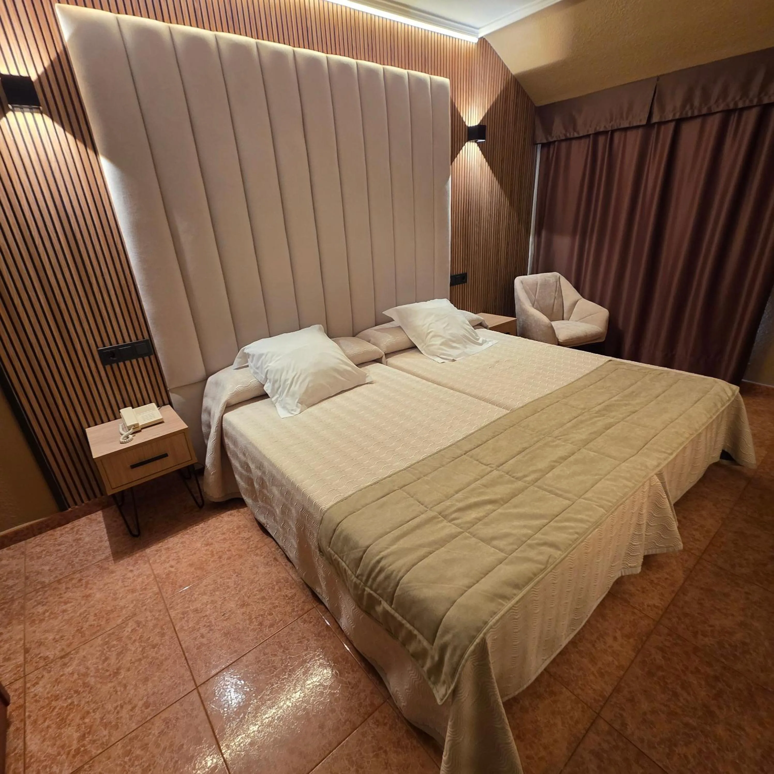 Bedroom, Bed in Hotel Gala