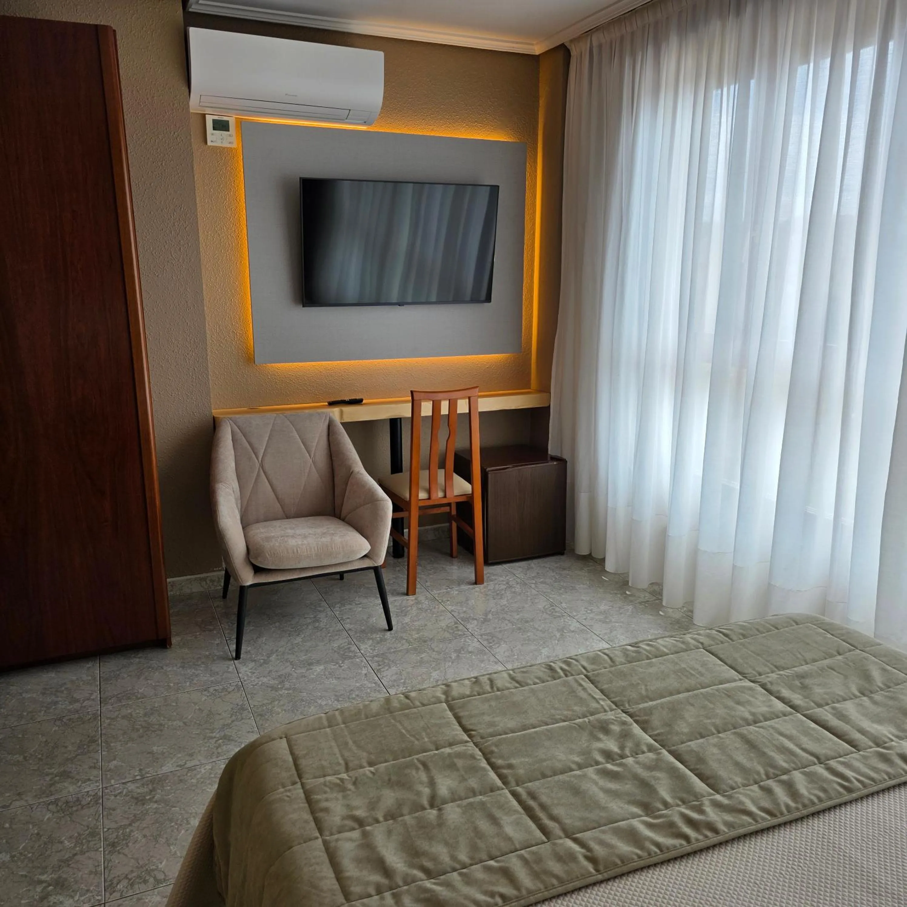 Bedroom, Bed in Hotel Gala