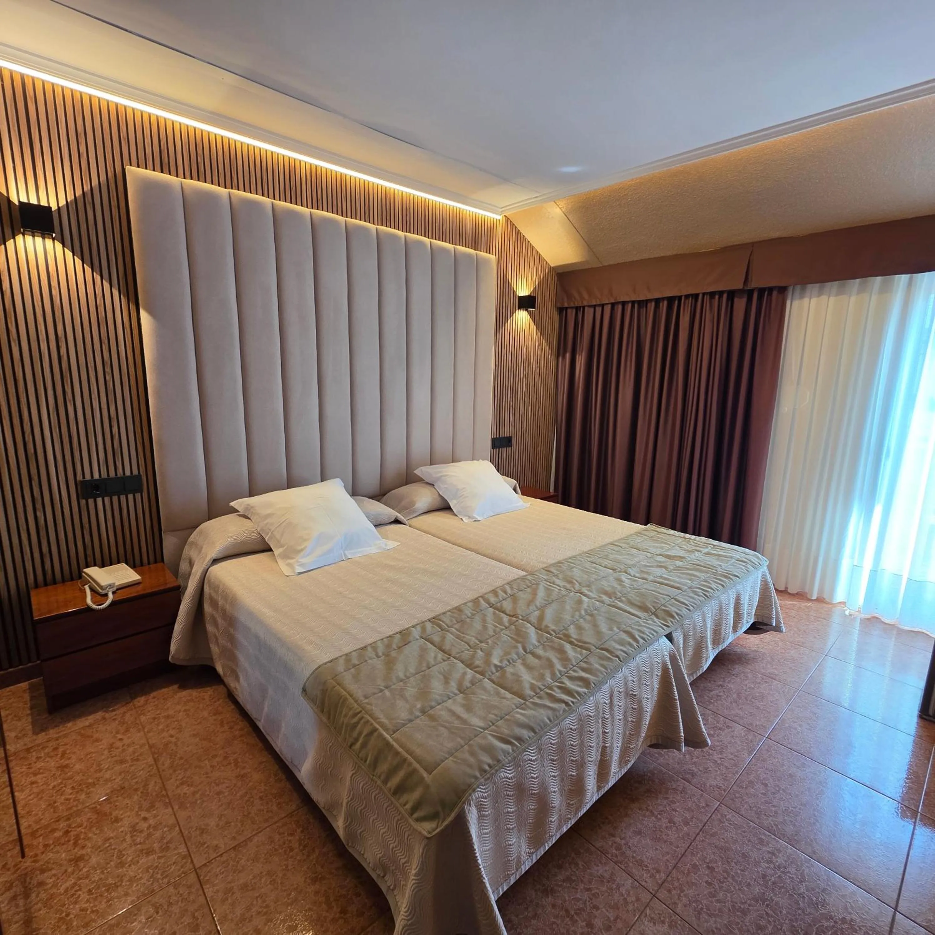 Bedroom, Bed in Hotel Gala