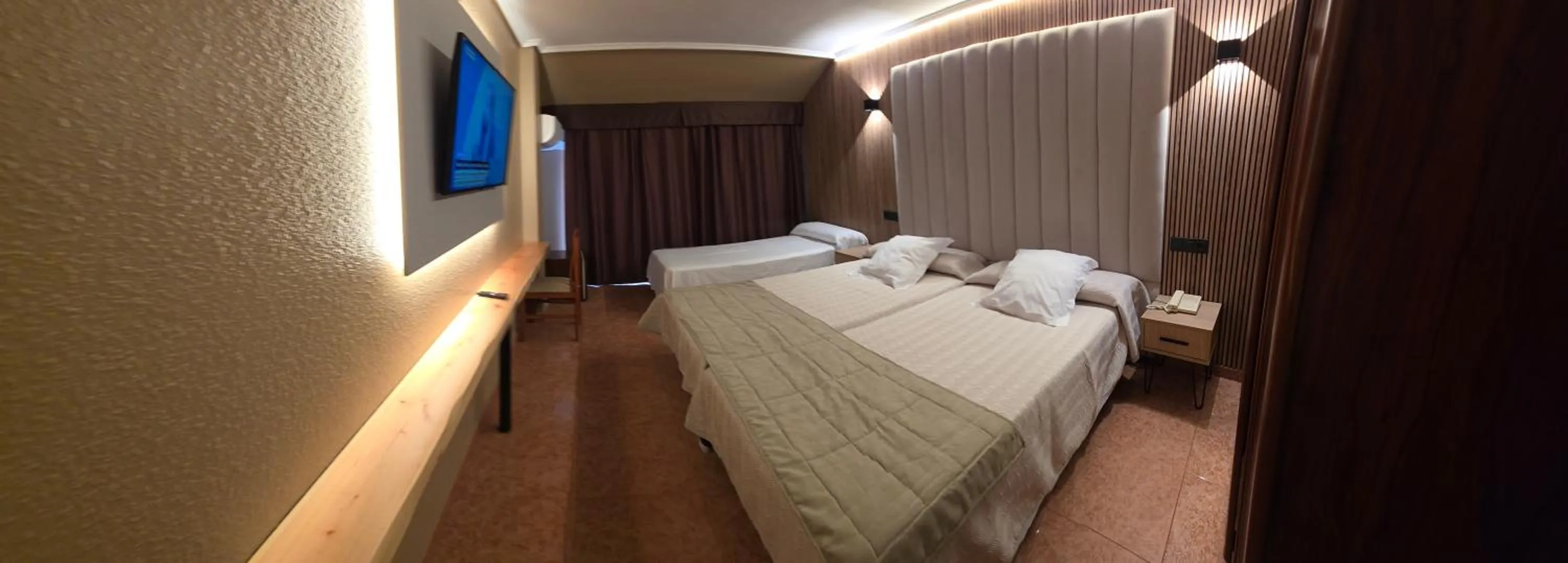 Photo of the whole room, Bed in Hotel Gala