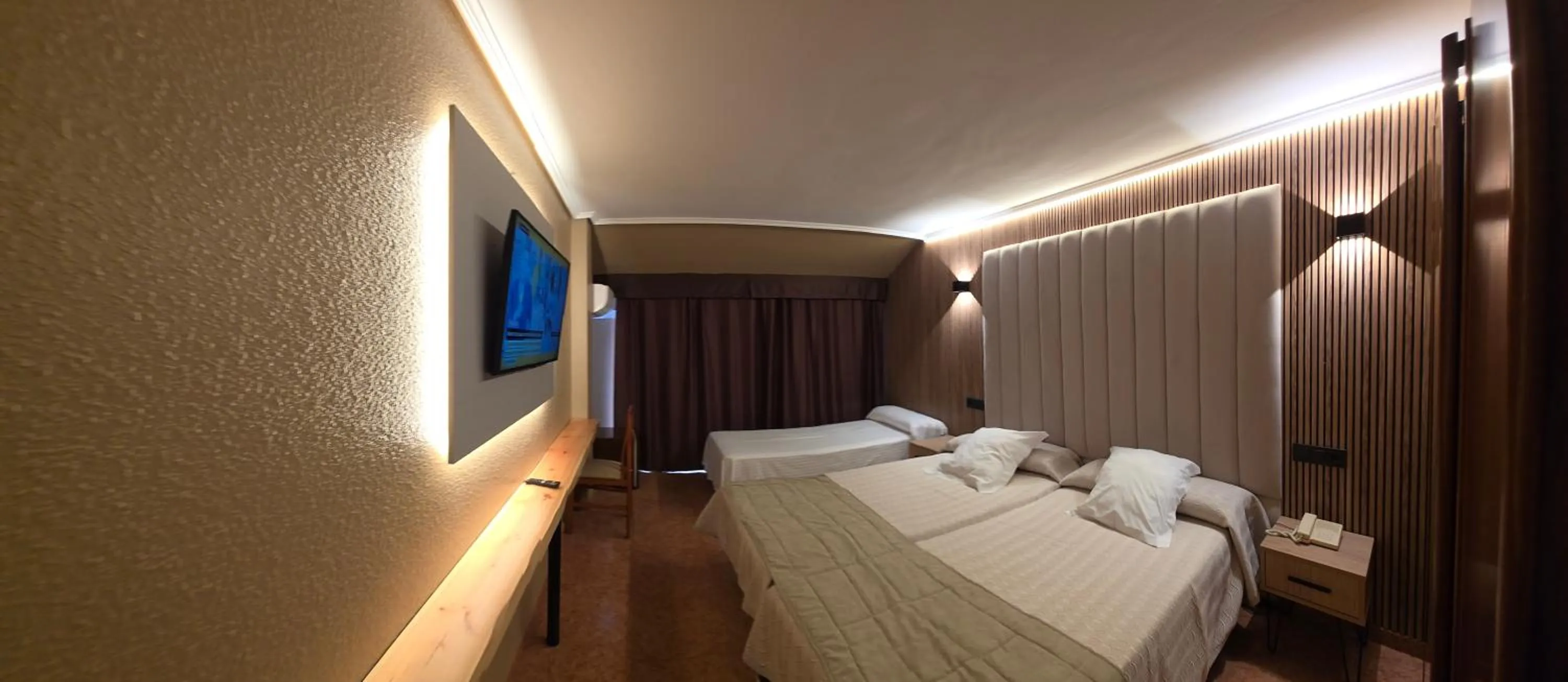 Photo of the whole room, Bed in Hotel Gala