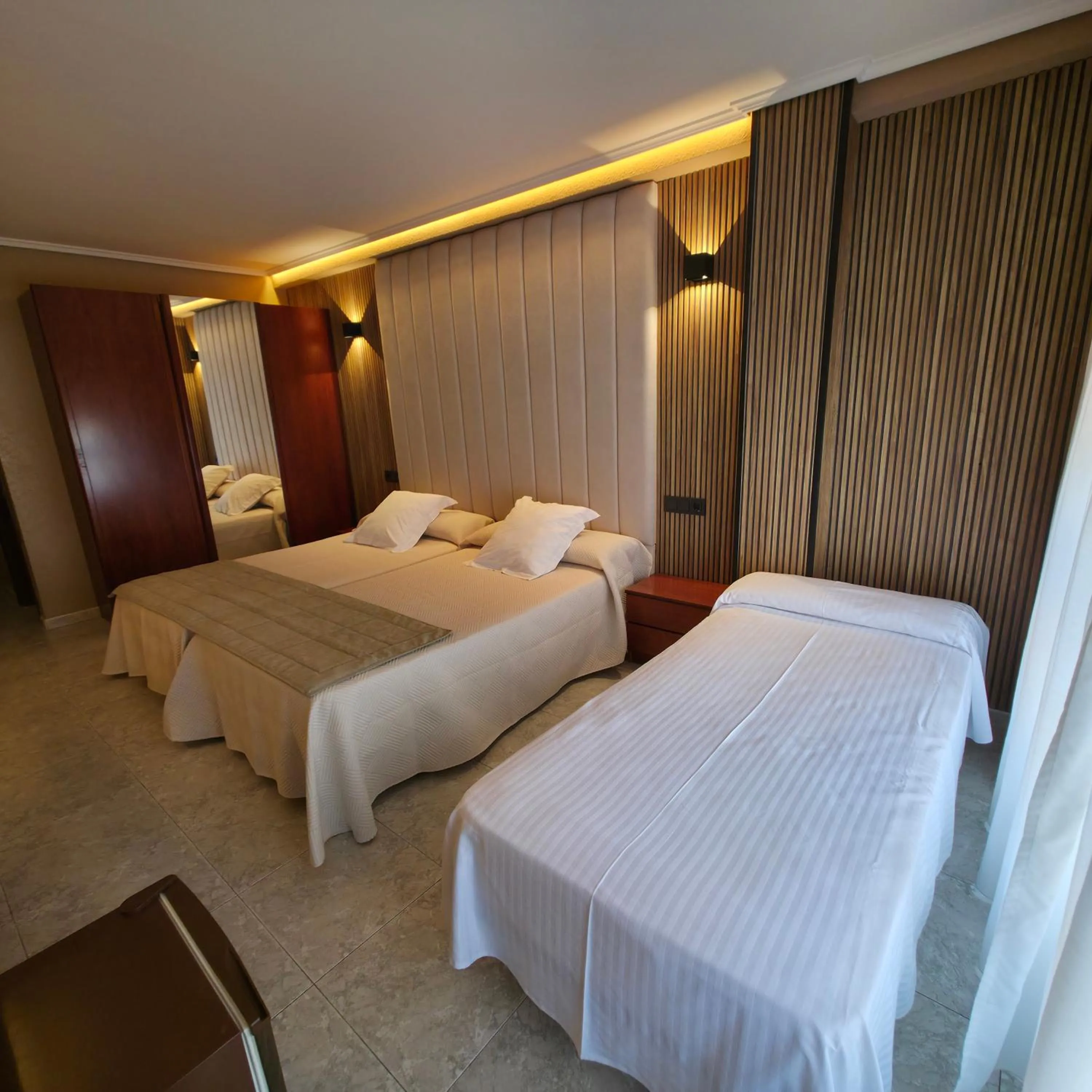 Bedroom, Bed in Hotel Gala