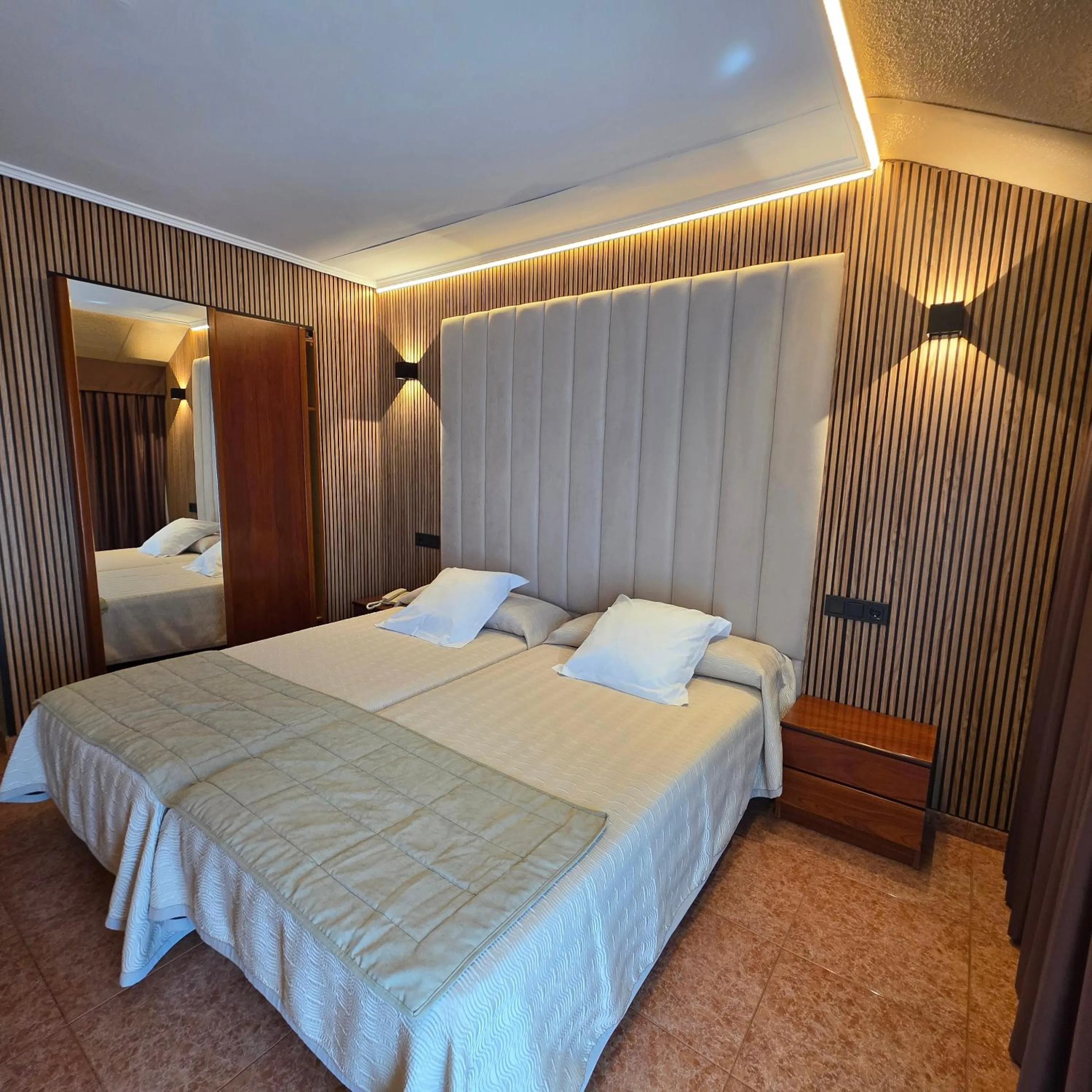 Bedroom, Bed in Hotel Gala