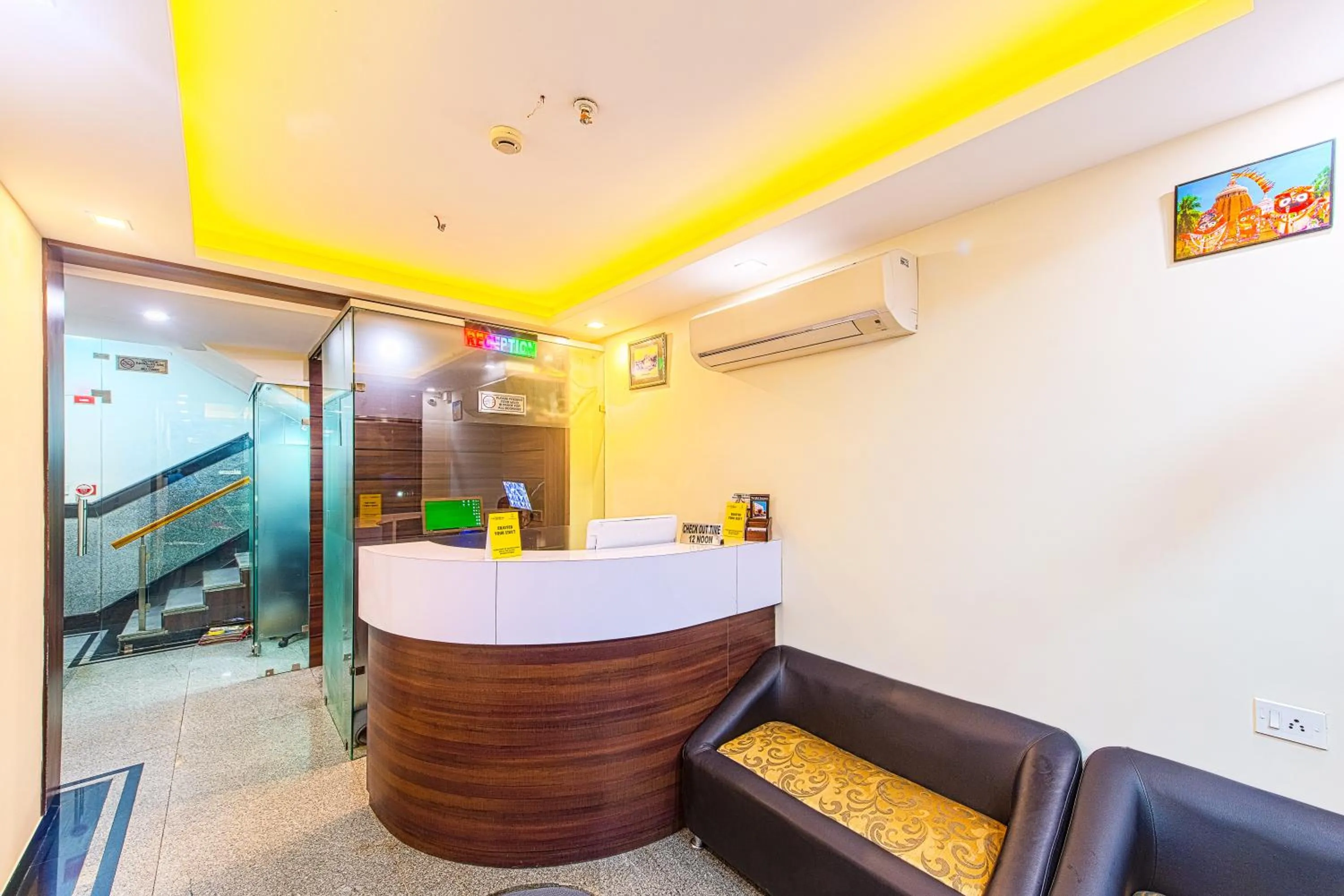 Lobby or reception in Treebo Globe International, Near Kalighat Mandir