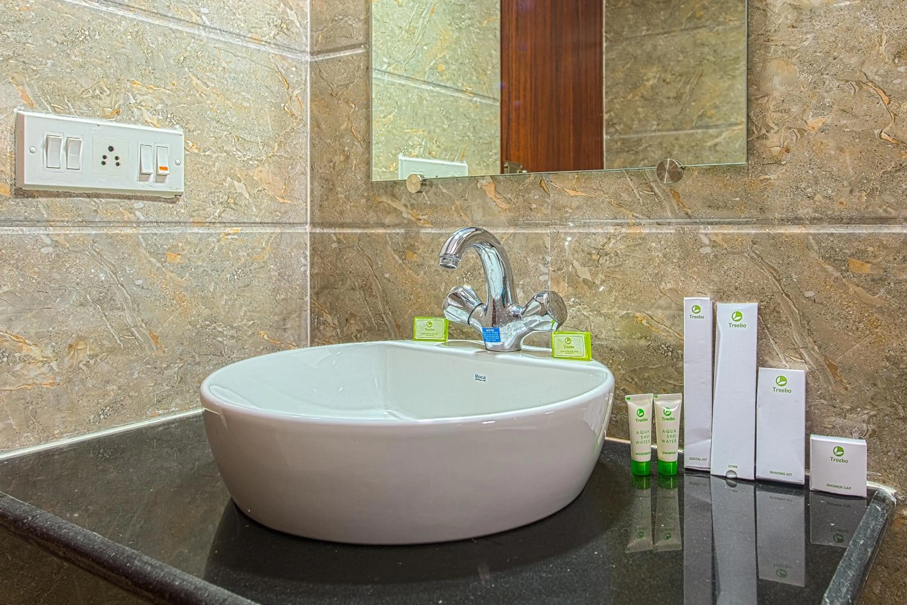 Bathroom in Treebo Globe International, Near Kalighat Mandir